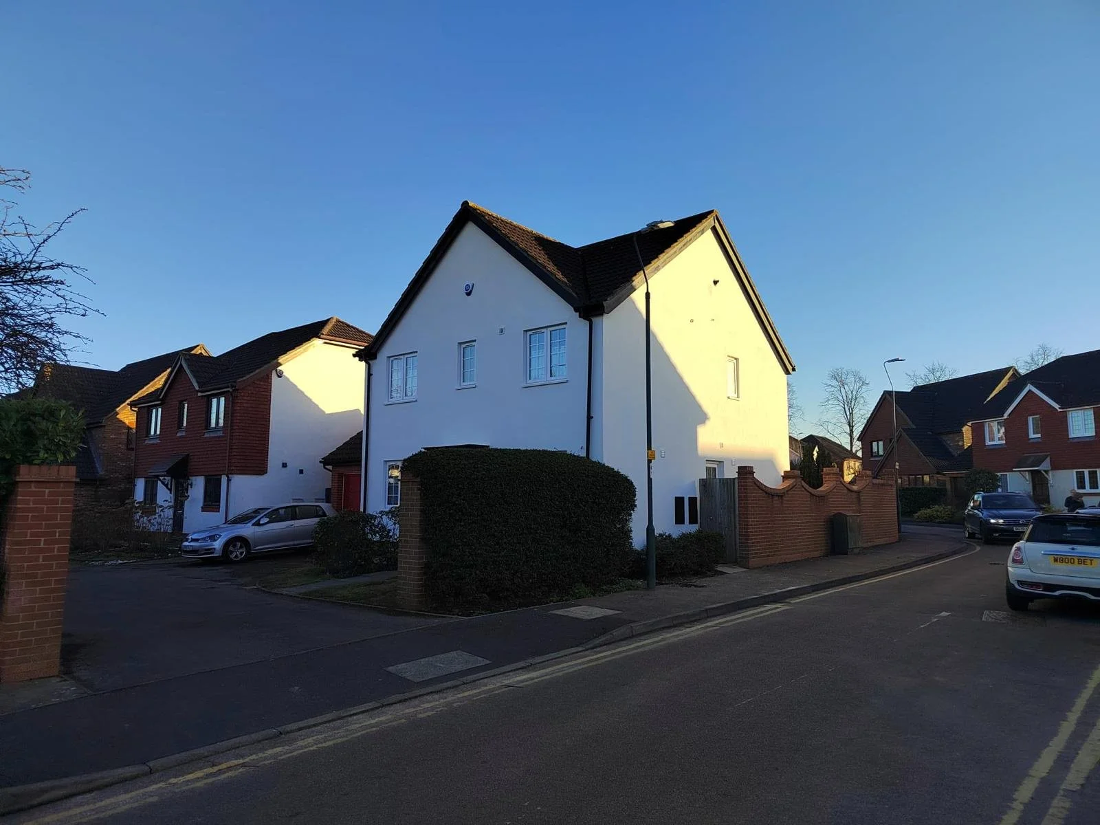 fresh silicone render on large house.jpeg