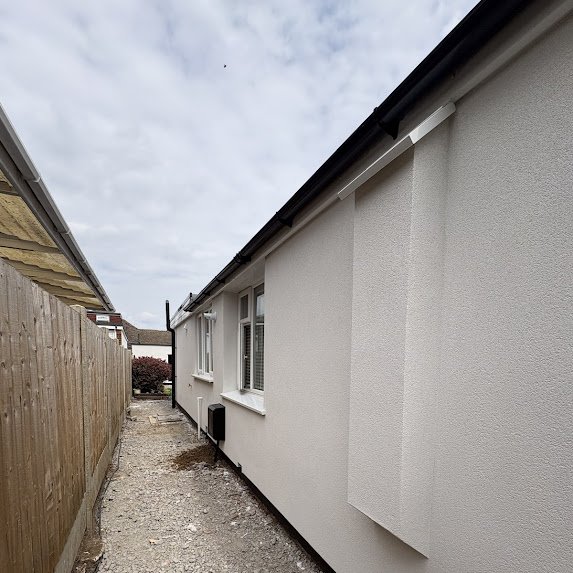 Silicone render on bungalow in Dartford