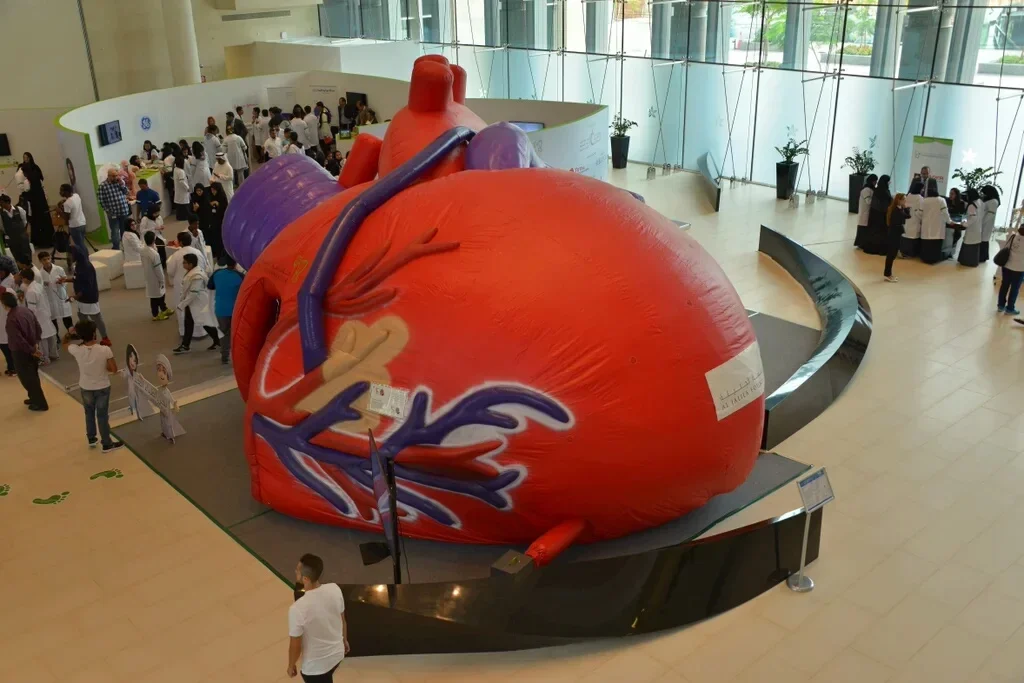 Heart large inflatable balloon o.webp