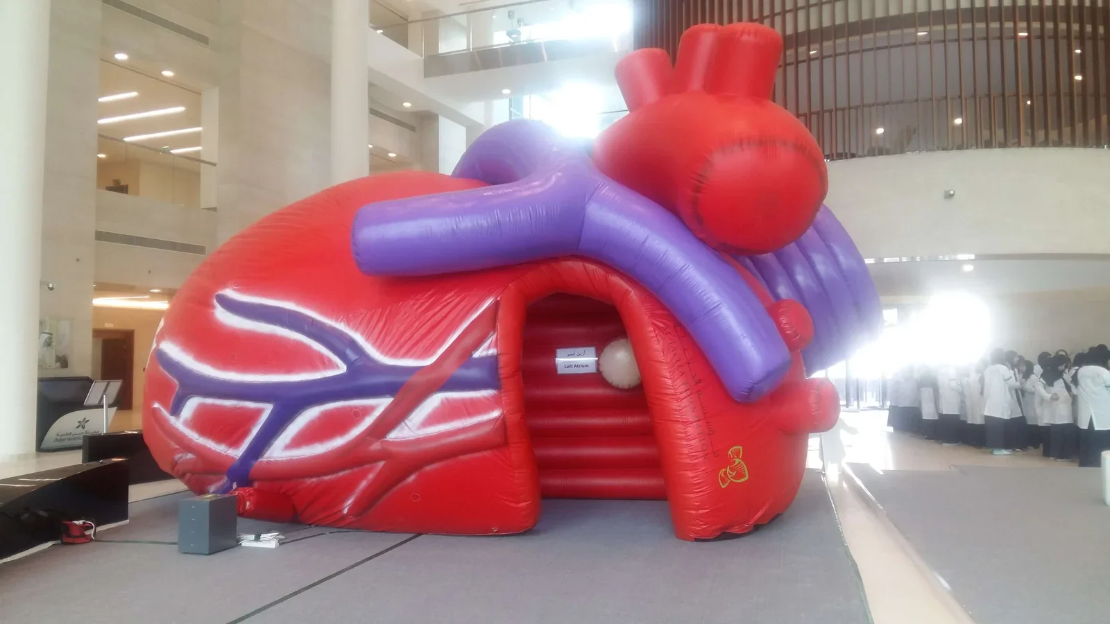 Heart large inflatable balloon c.webp