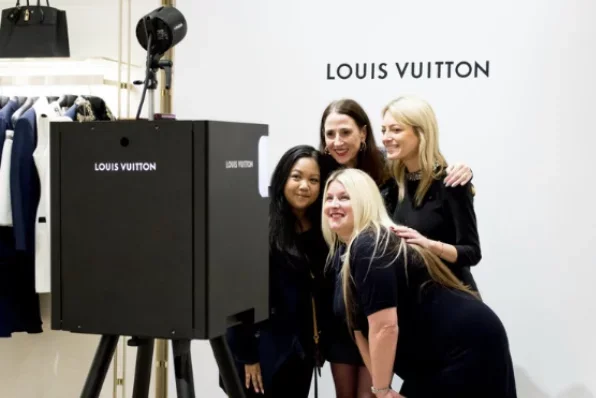 Luxury Photobooth rental and hire in France for Weddings, Parties, Corporate and Private Events. Including Mirror Booth, Vintage booth, Digital dream booth. High end costume props provided with customisations and instant printing. Scan a QR Code.