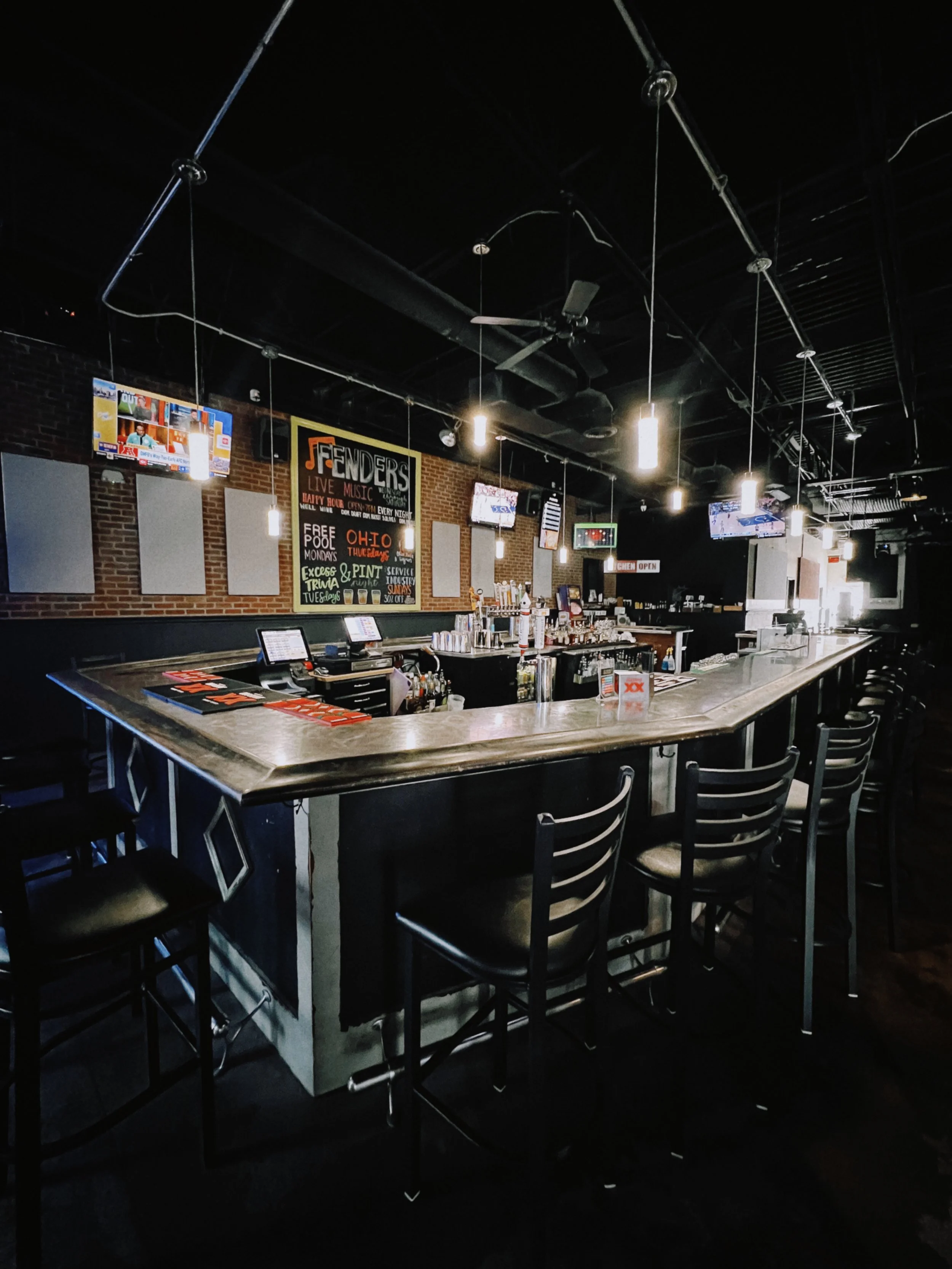 bar-with-live-music-near-columbus-fenders.jpg