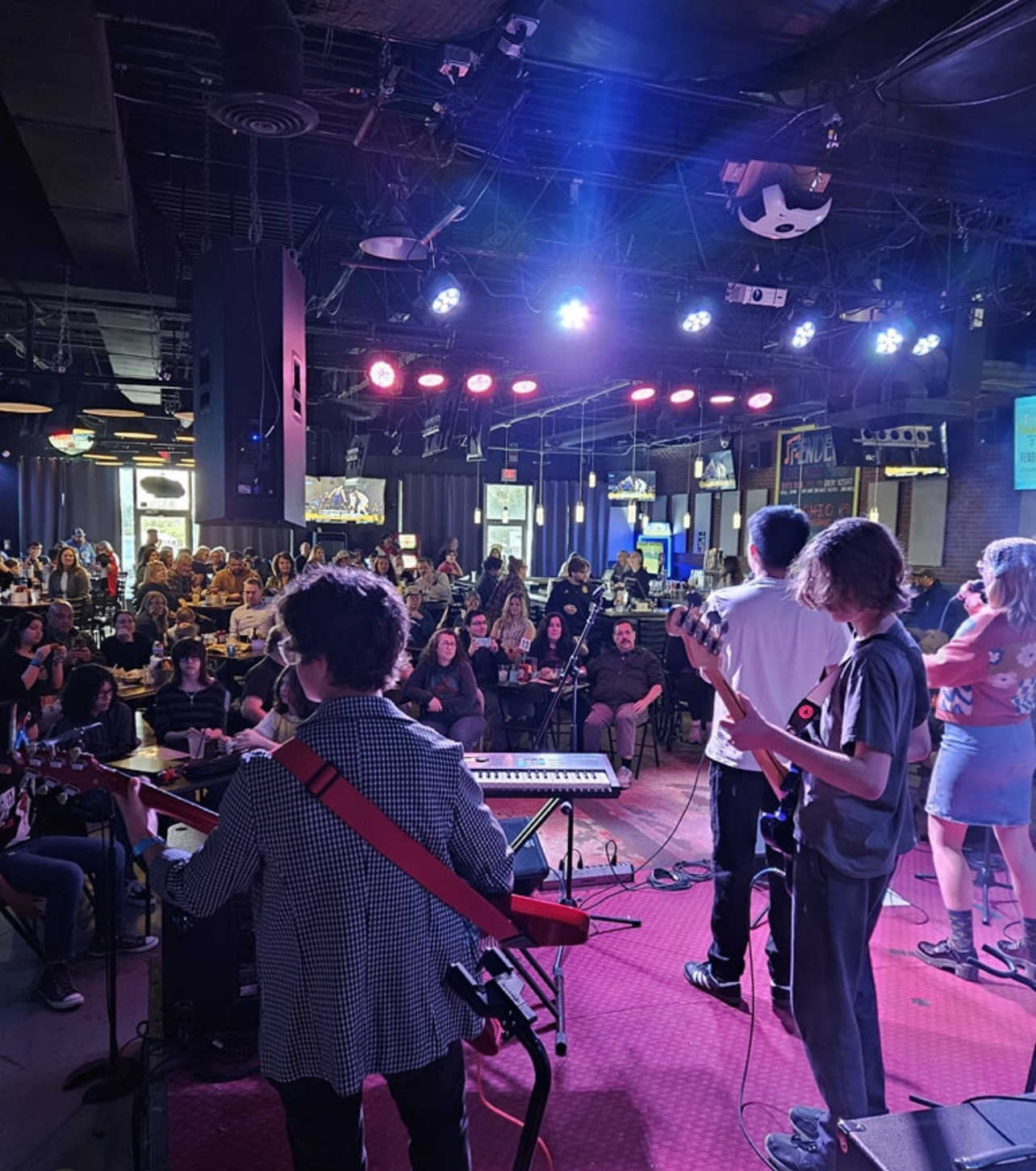 bar-with-live-music-near-columbus-fenders.jpg