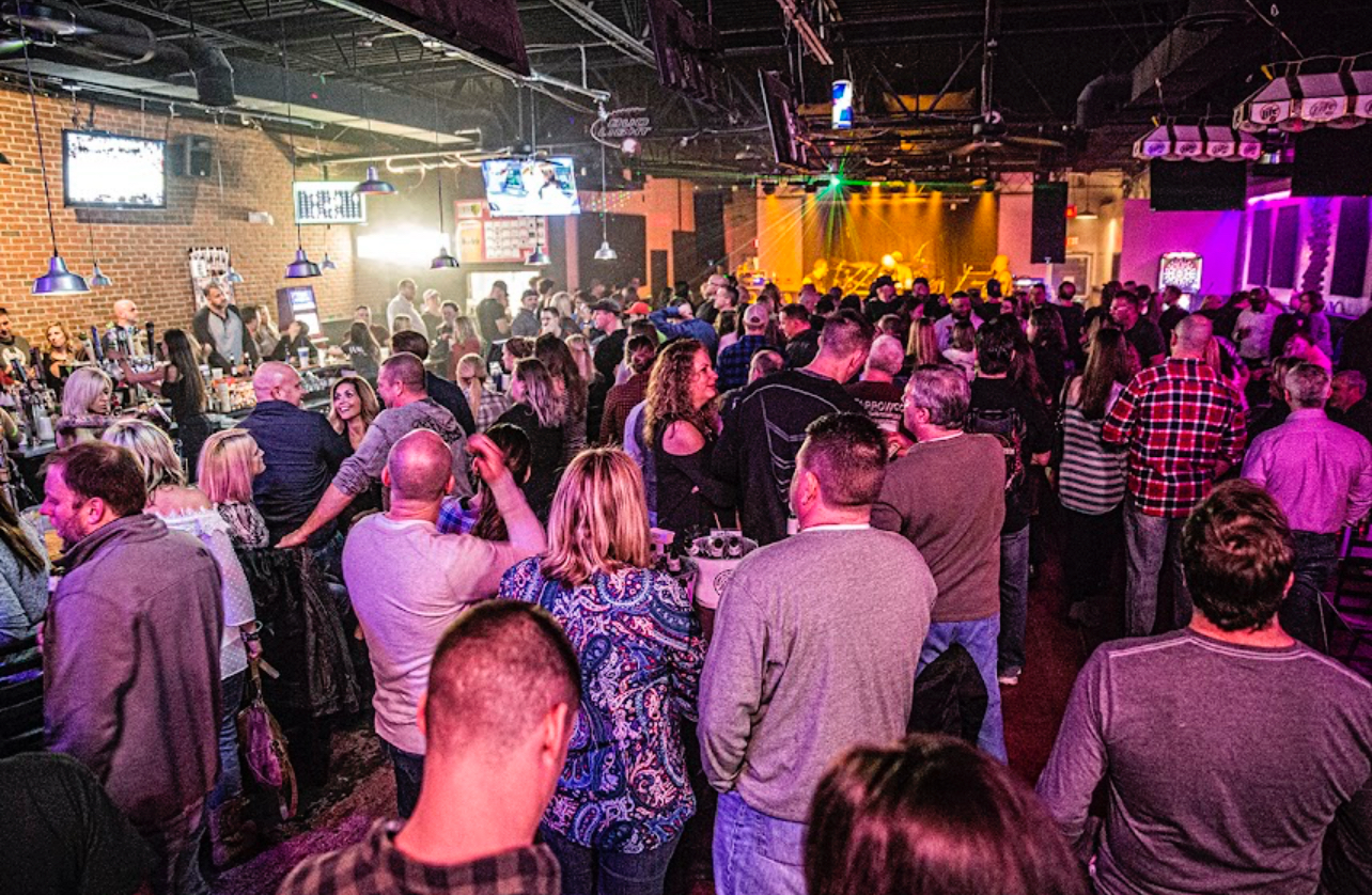 bar-with-live-music-near-columbus-fenders.jpg