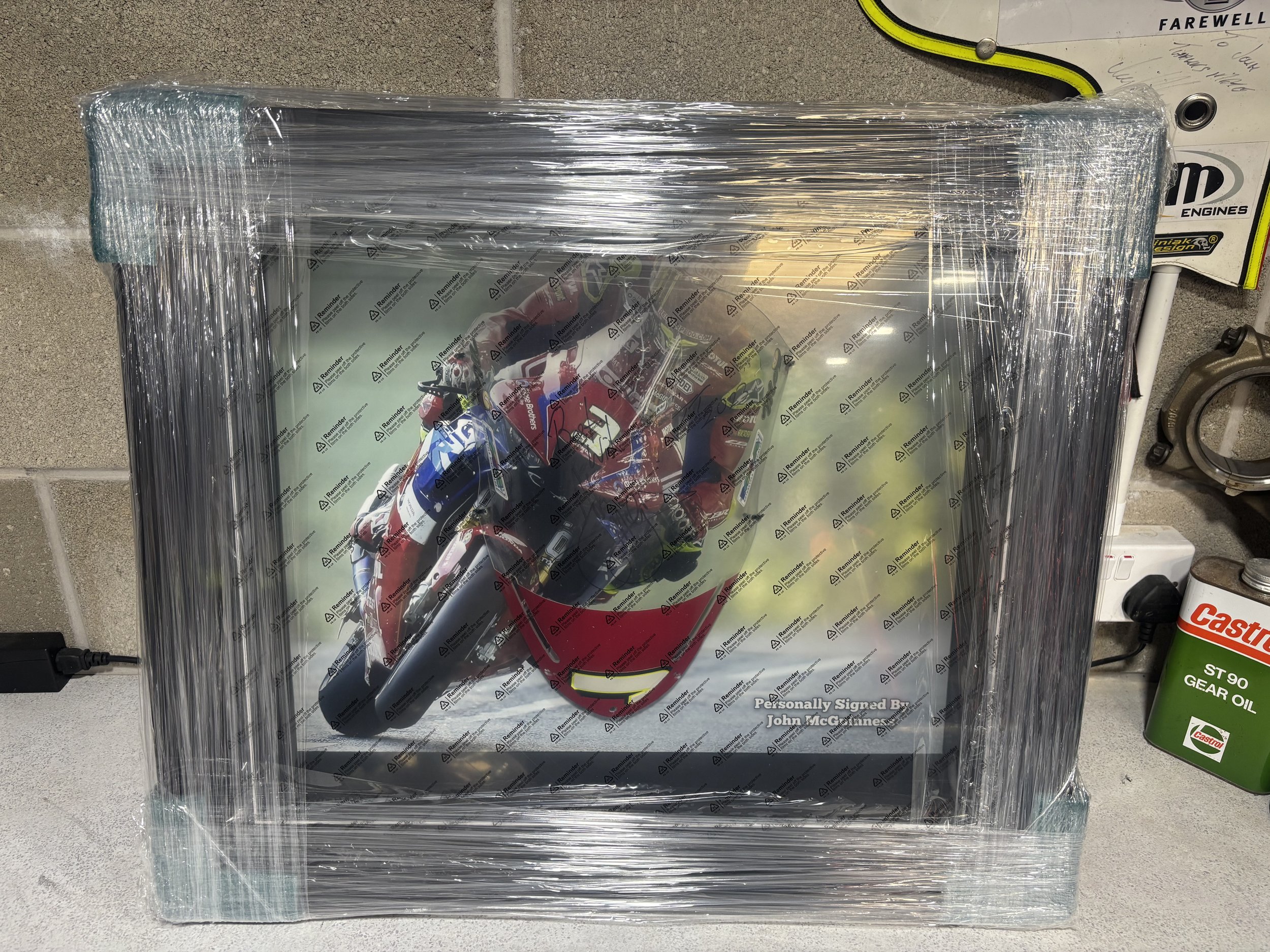 Framed STK Race Screen