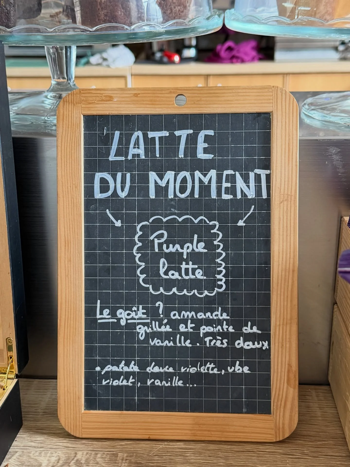 Nouveau latte du moment &agrave; la Loggia 🌸✨