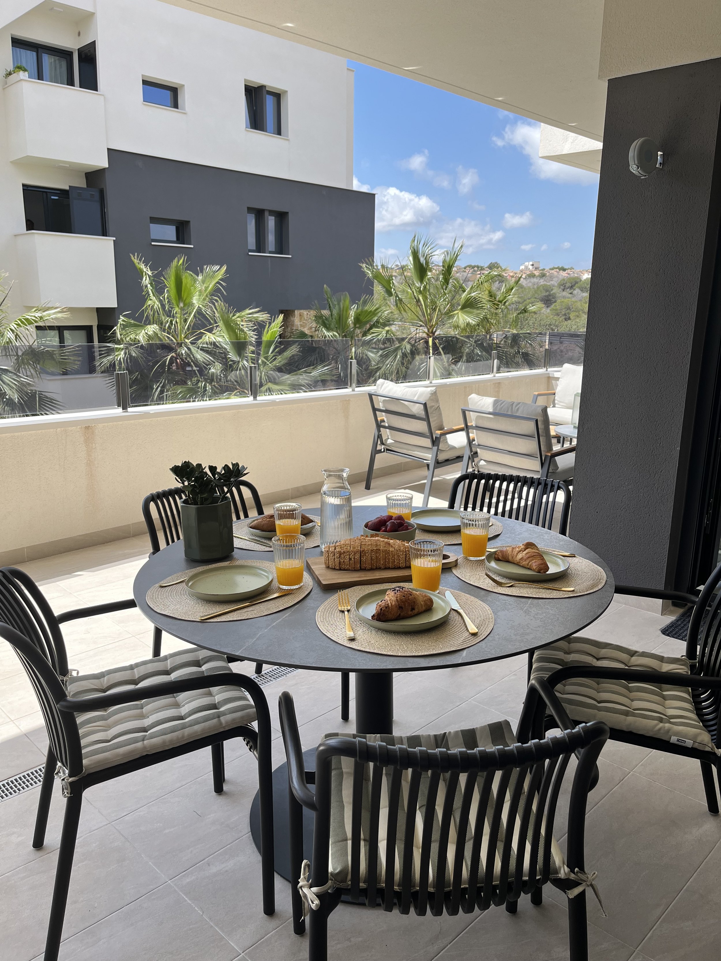Balkon met tuinset