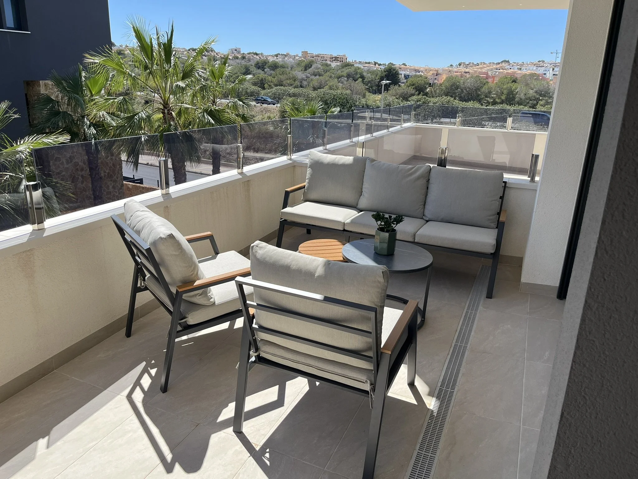 Balkon op het zuiden met loungeset