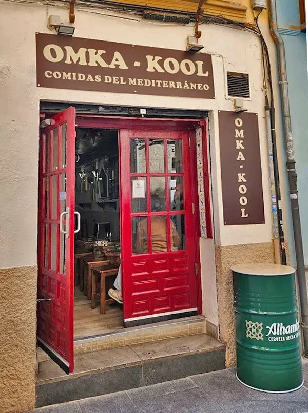 Granada_Om-Kalsum_tapas_bar.jpg