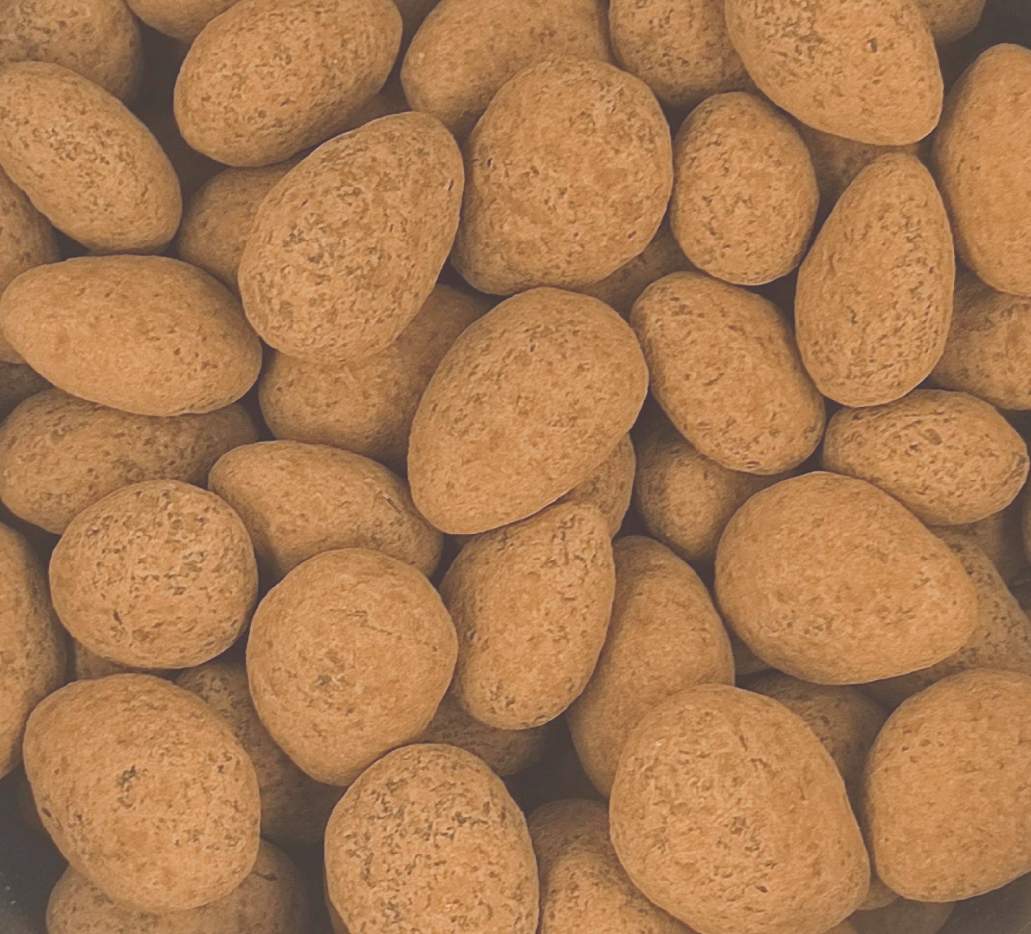 Granada_almonds_Cocoa_milk_chocolate.jpg