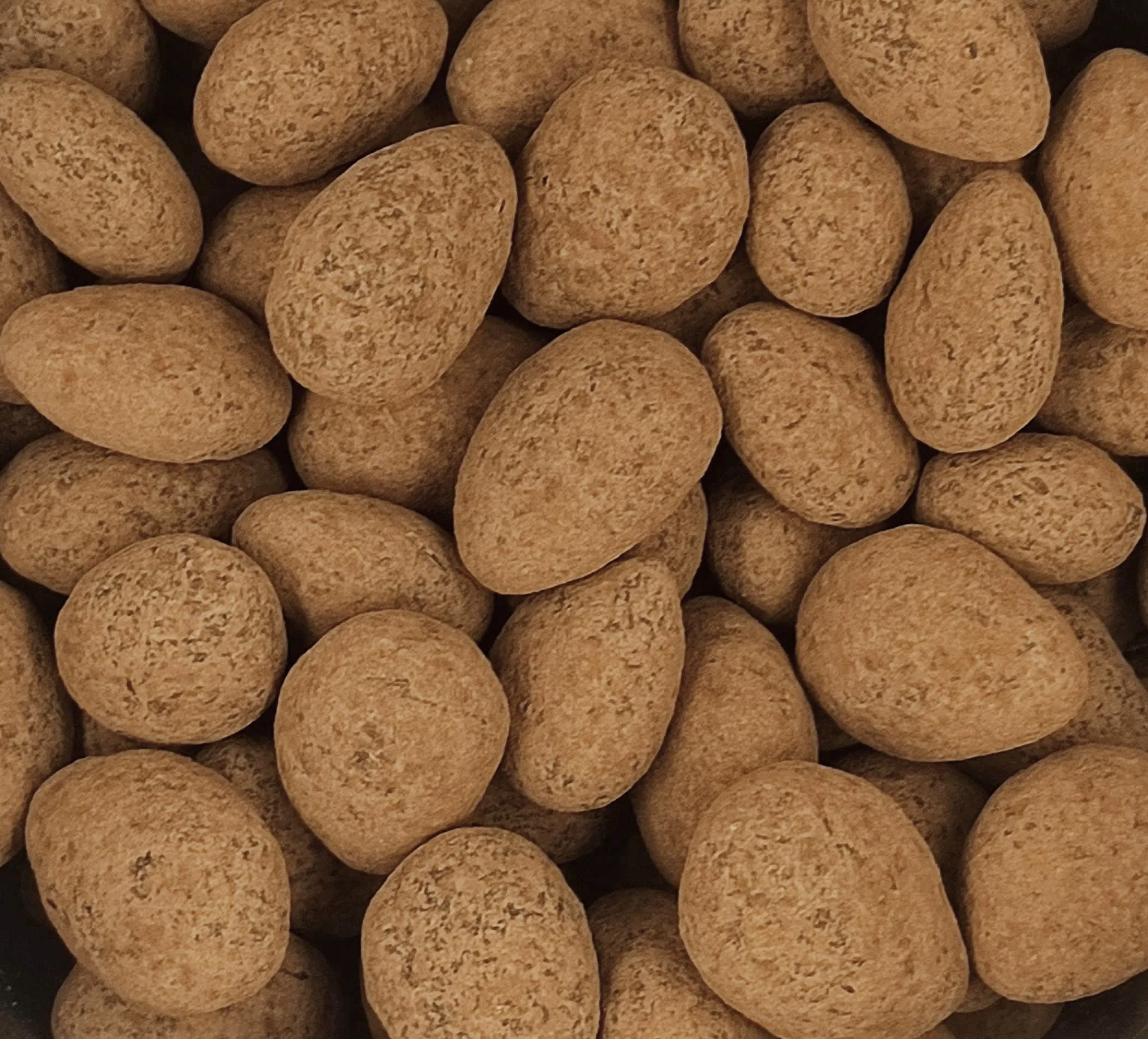 Granada_almonds_cocoa_dark_chocolate.jpg