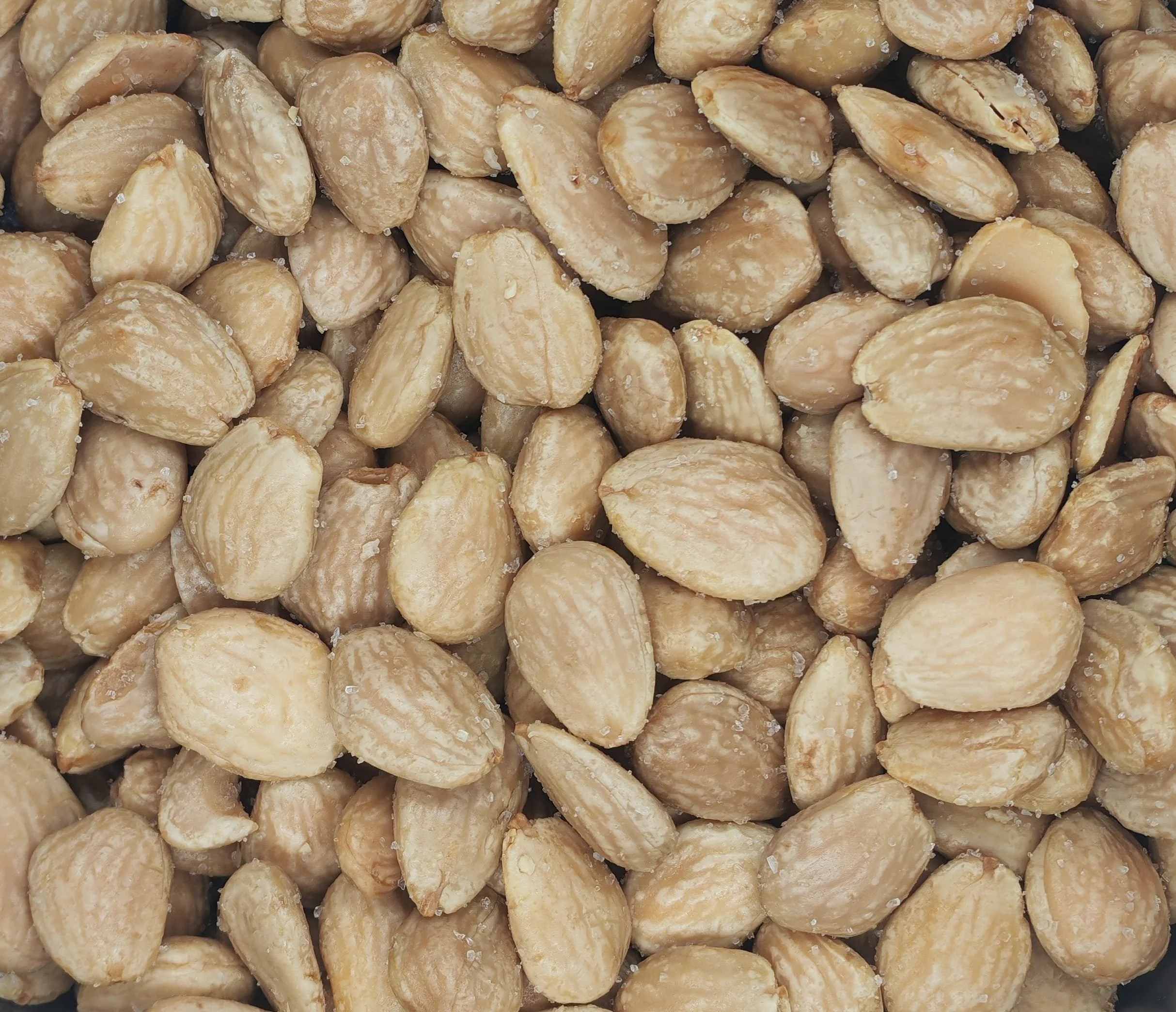 granada_almonds_fried_salted_skinned.jpg