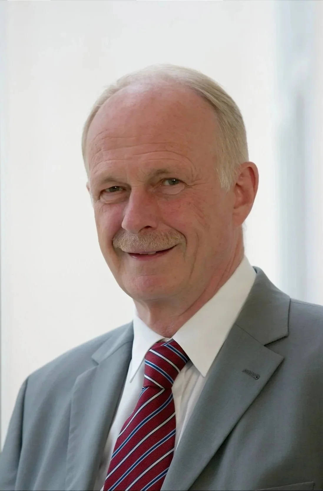 Portrait Dr. Jochen Grund