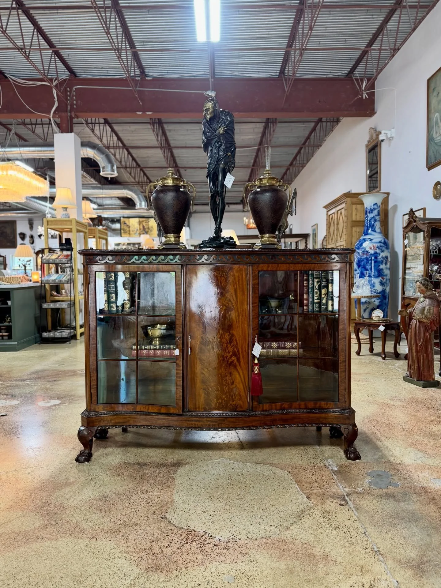 So much new in the store, we can&rsquo;t wait to show it all off!

English mahogany chippendale style bookcase cabinet, circa late 19th century &mdash; an absolute beauty. Let us know if you&rsquo;d like more information about this piece. 

#antiquef