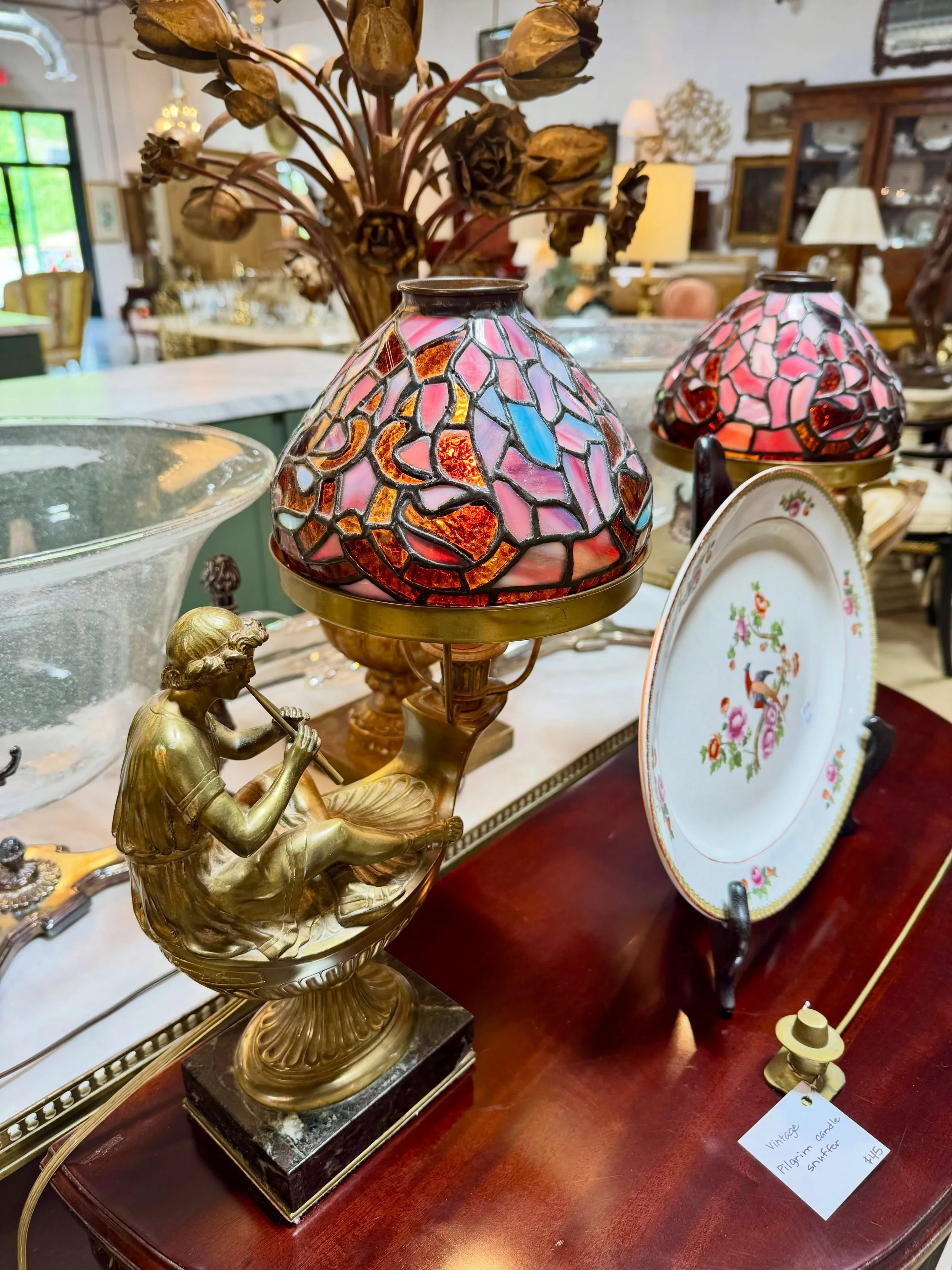 How cool are these lamps?!

Pair of bronze figural art nouveau lamps &mdash; comment here and we&rsquo;ll send you more info!

#LampsofInstagram #ArtNouveau #ArtNouveauStyle #CircaChattanooga #ShopChattanooga