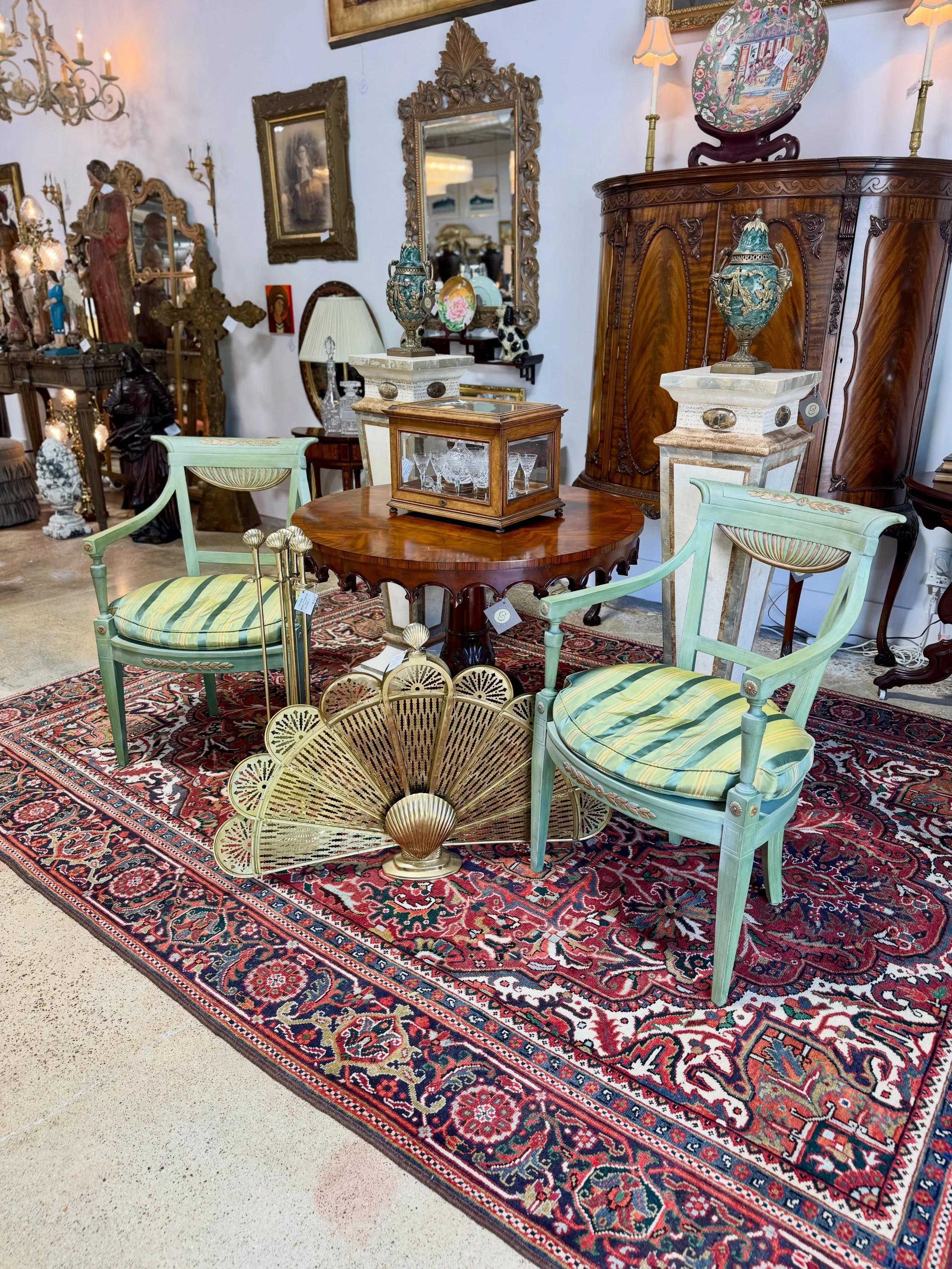 Zooming in on this beautiful Maitland Smith neo-gothic style center table 🤩

Comment here and we&rsquo;ll send you more information about any piece that&rsquo;s catching your eye.

#MaitlandSmith #CenterTable #NeoGothic #NeoGothicStyle #CircaChattan
