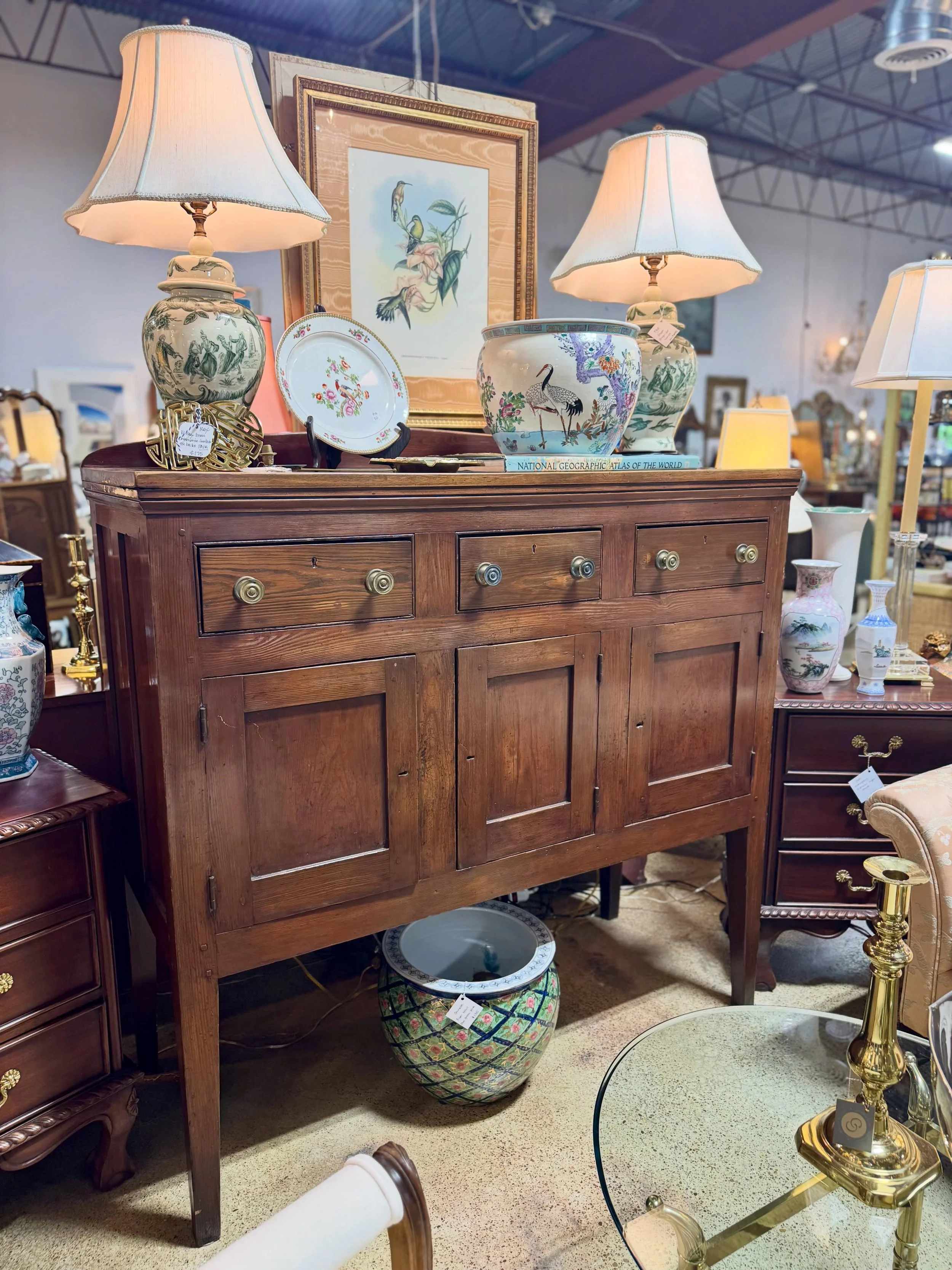 True early American (circa 19th century) heart pine huntboard, with pegged construction and original finish. 

Outstanding quality, a piece worth investing in &mdash; comment here and we&rsquo;ll send you more info!

#AmericanAntiques #AntiqueFurnitu