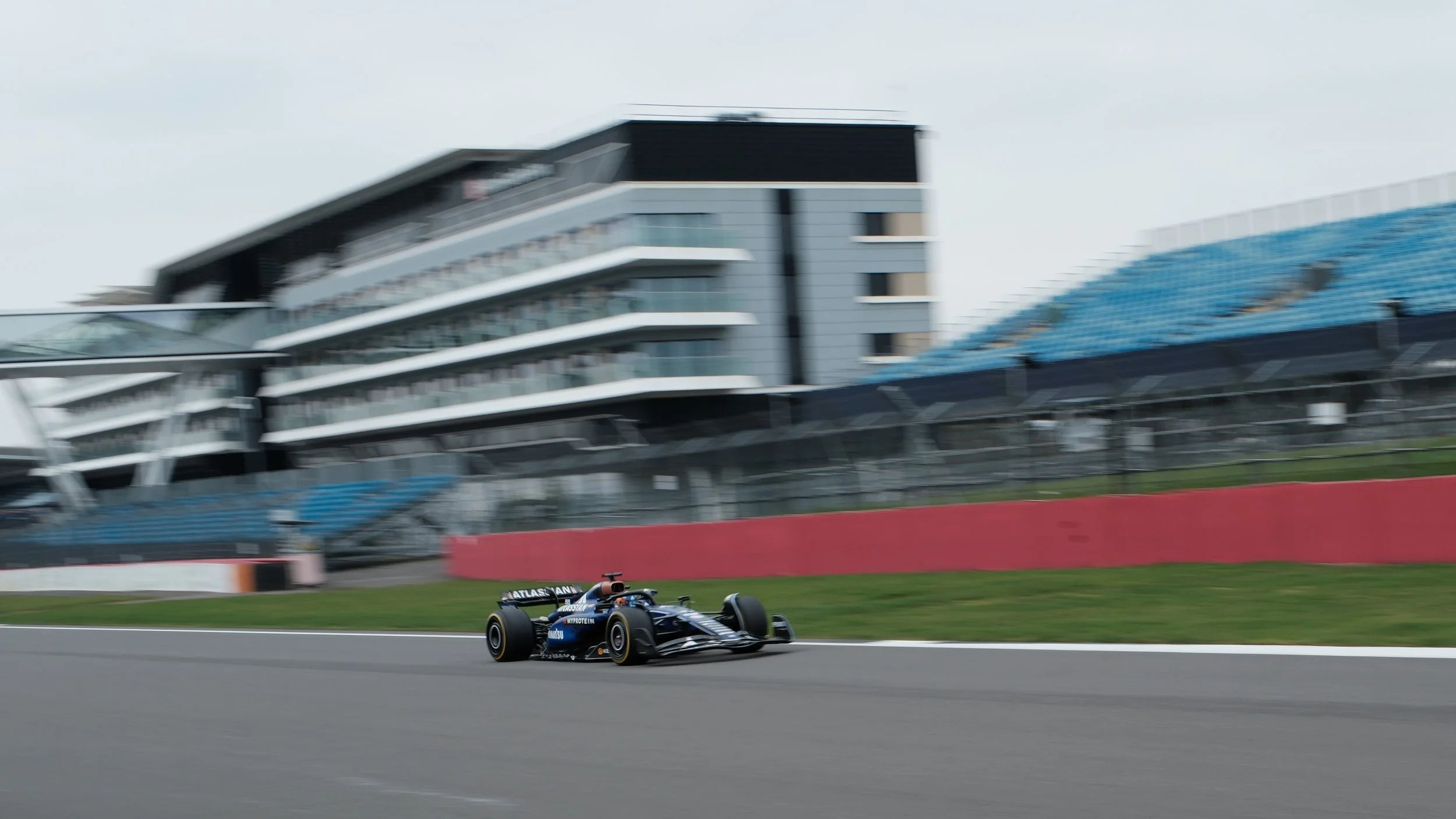 Carlos Sainz | Williams F1 Shakedown |
Car Throttle