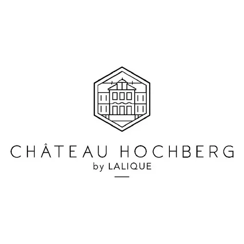Logo simple représentant un château stylisé avec le texte "CHÂTEAU HOCHBERG by LALIQUE" en dessous.