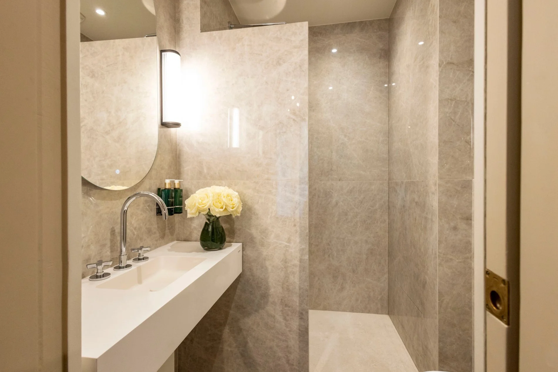 Salle de bain, nouvelle renovation, Résidence Foch Hotel