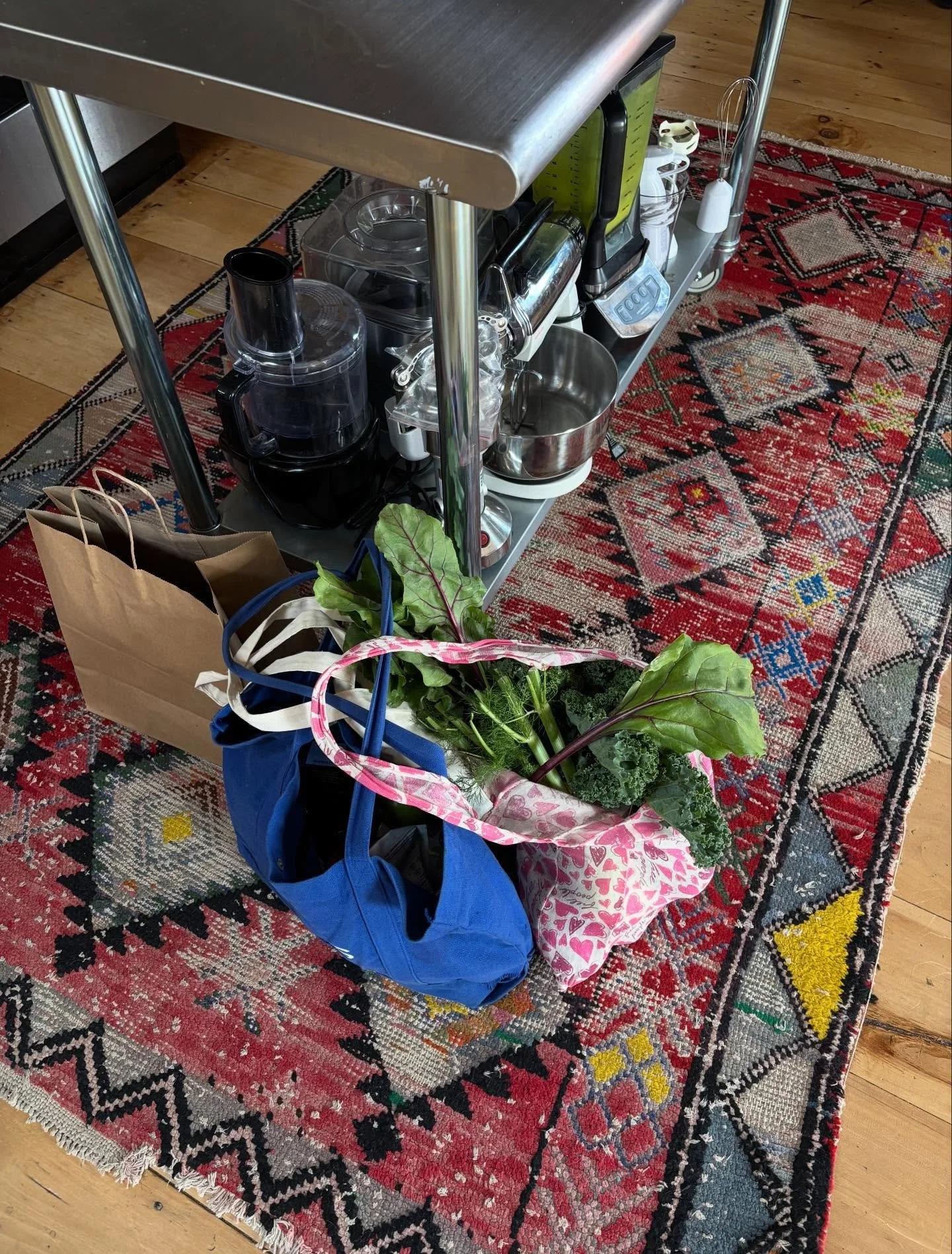 sunday reset in its glory, mess and all

meal prepping for myself is something I usually don&rsquo;t do. I&rsquo;m in the kitchen constantly for work, so I&rsquo;ll typically nibble on whatever I&rsquo;m making for the @earthy_plate week, which means