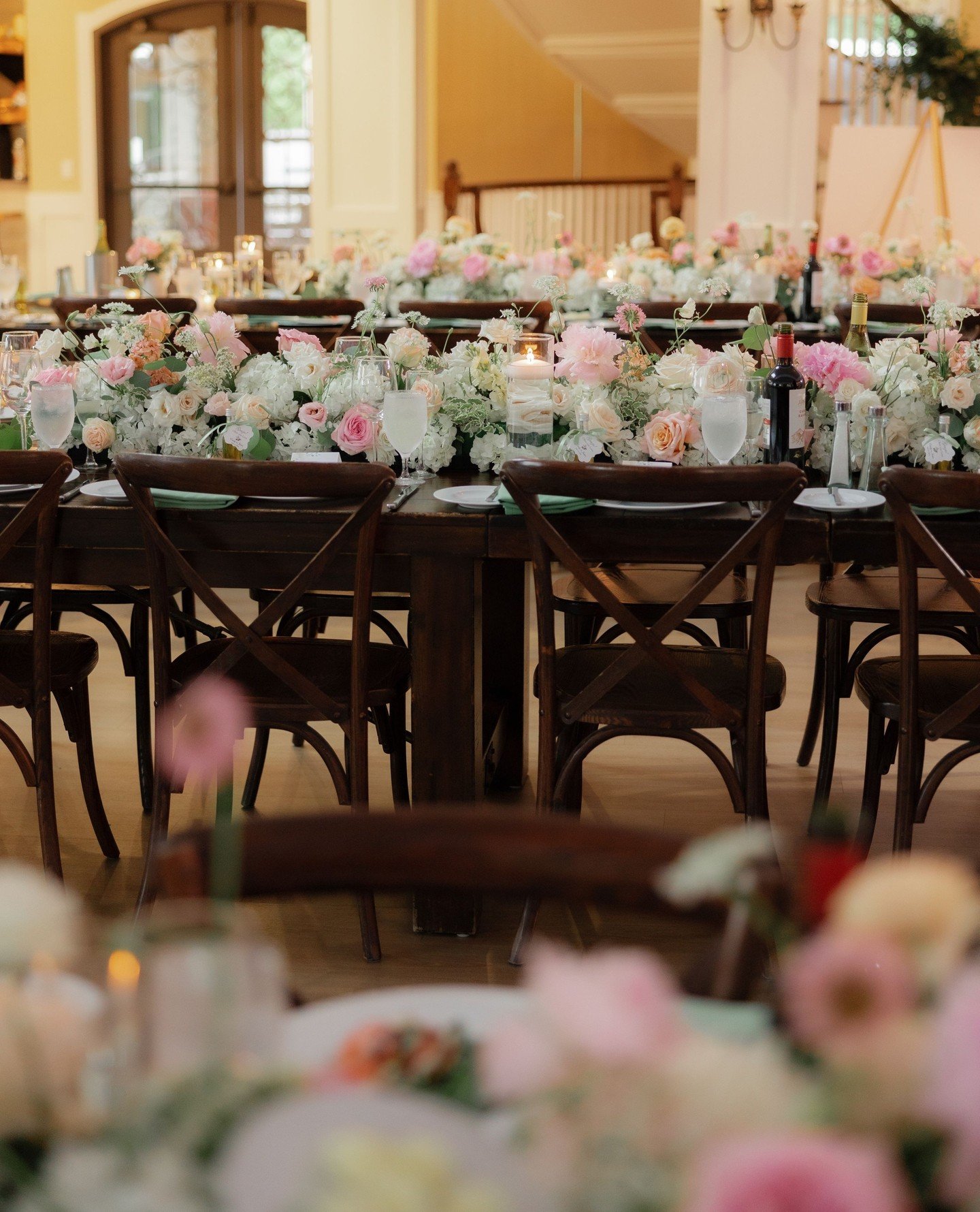 Reception views before the room fills with love, laughter, and all of your favorite people 🤍⁠
⁠
@rockislandlakeclub⁠
@jenoceanaphotography⁠
⁠
#weddingdecor #wedding #njflorist #trendybride #modernbride #weddingflowers #weddingfashion #weddingflorist