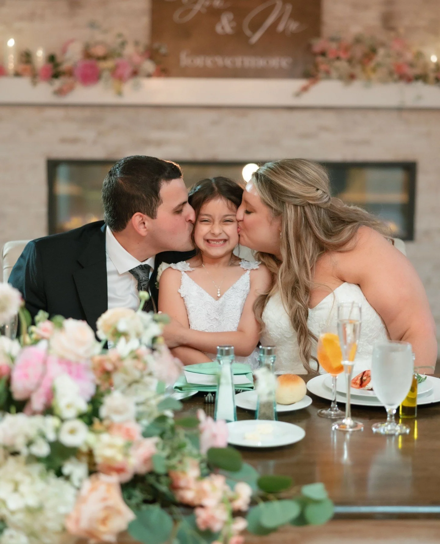 The sweetest 💗⁠🥹⁠
⁠
@rockislandlakeclub⁠
@jenoceanaphotography⁠
⁠
#weddingdecor #wedding #njflorist #trendybride #modernbride #weddingflowers #weddingfashion #weddingflorist #newjerseybride #weddingbouquet #flowers #flowerstagram #floraldesign #flo