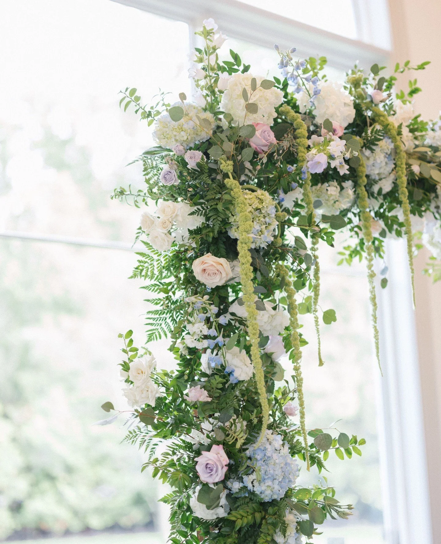 All the pretty details 🤩⁠
⁠
@parkchateau⁠
@jordanbrianstudios⁠
⁠
#wedding #weddinginspiration #weddingflowers #florist #flowers