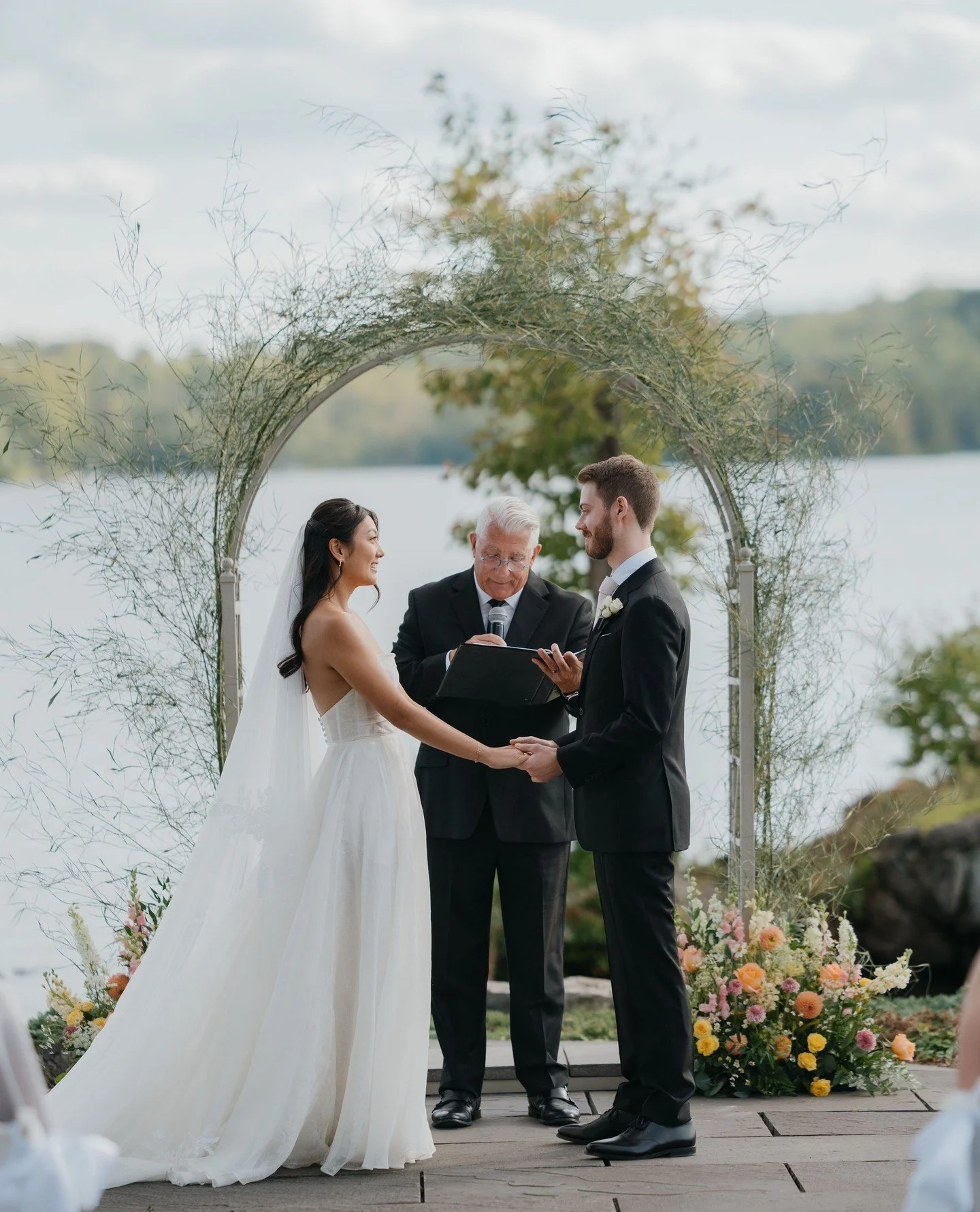 Fairytale views ⁠
⁠
at @northshorehouse⁠
Captured by the lovely @adamokimatsuphotography⁠
⁠
#wedding #weddinginspiration #weddingflowers #florist #flowers