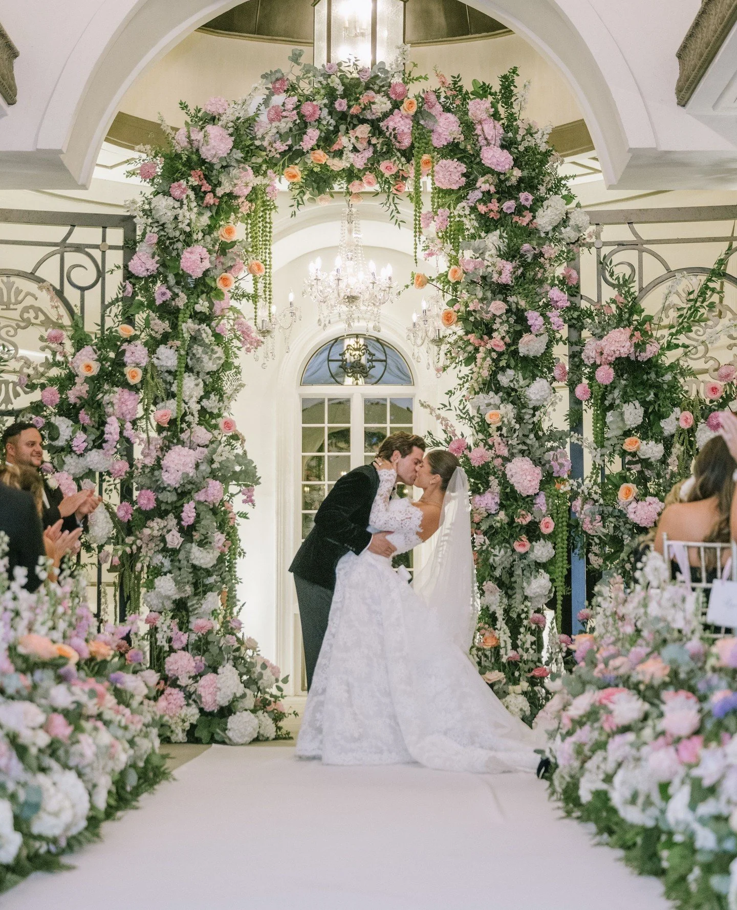 A forever kind of thing 🤍⁠
⁠
@katetestaphotography⁠
@shadowbrooknj⁠
@jennyorsini⁠
@michelleeliseartistry⁠
@moniquelhuillier⁠
⁠
#weddinginspiration #flowers #weddingflowers #florist