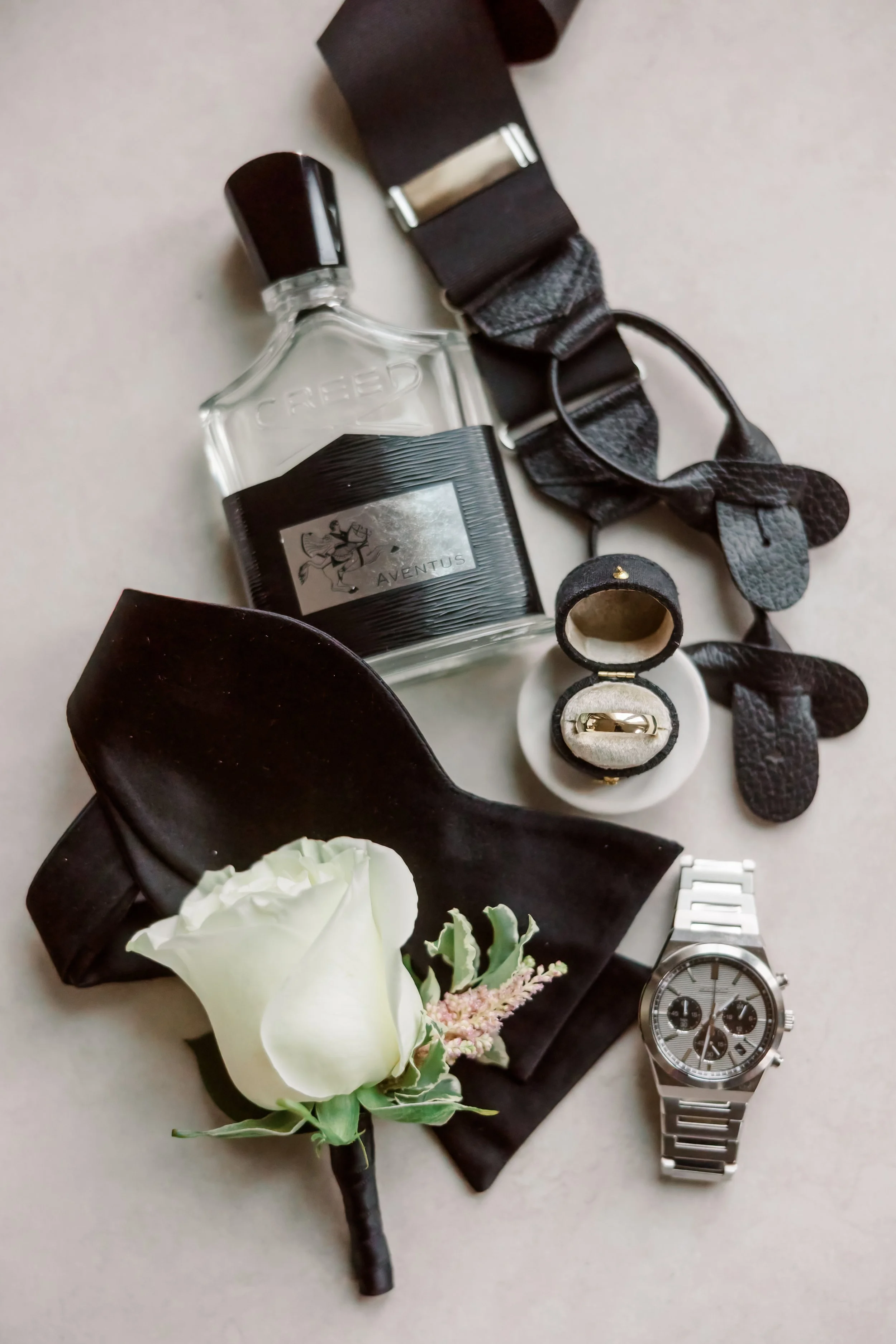 Juliette-Connor-Wedding-GroomPrep-by-Lizzie-Burger-Photo-3.jpg
