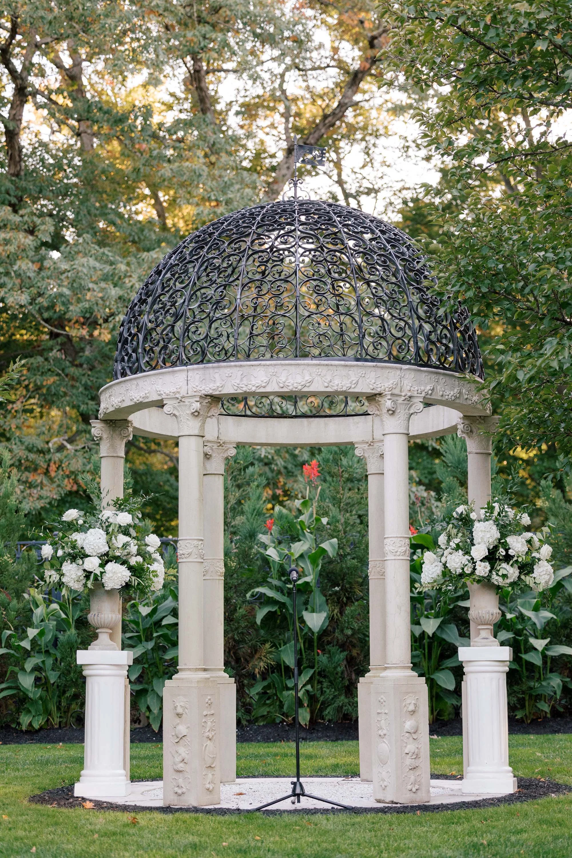 A Touch of Elegance Florist - Ceremony Spotlight Examples 1 (2).jpg