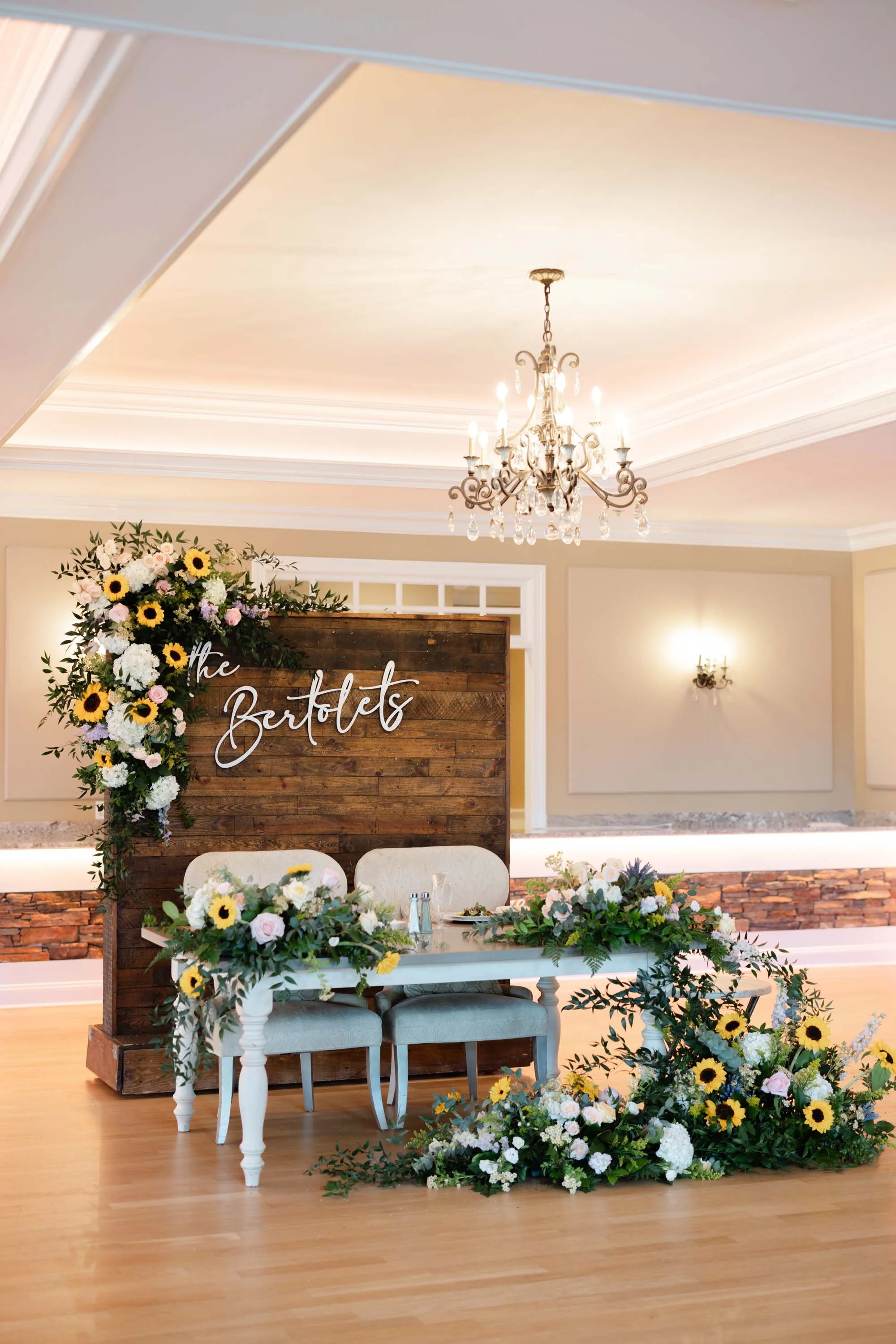 A Touch of Elegance Floral Design | Bearbrook Valley Wedding New Jersey Weddings | Jaymo Jaymes Photography   1 (2).jpg