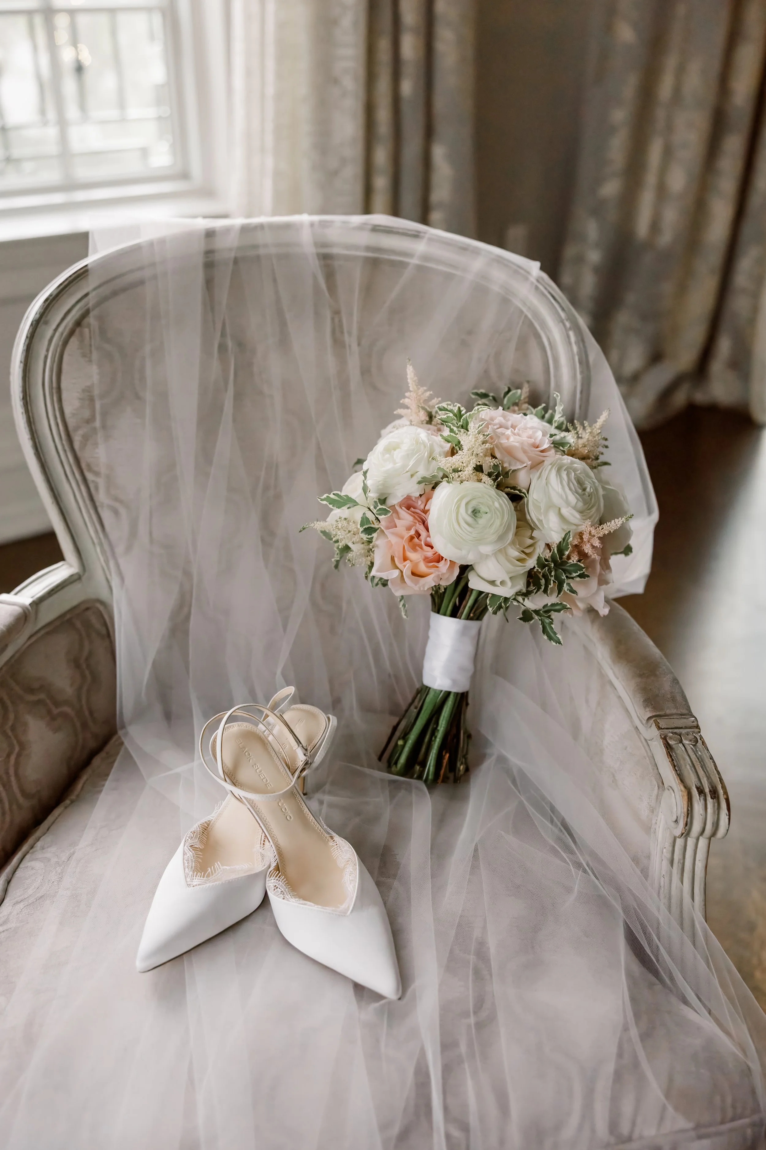 Juliette-Connor-Wedding-BridalPrep-by-Lizzie-Burger-Photo-81.jpg