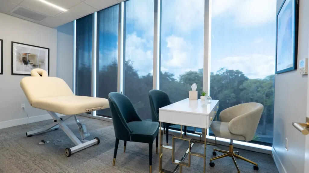 Bright KHOspace treatment suite used for Artist MD appointments in Boca Raton