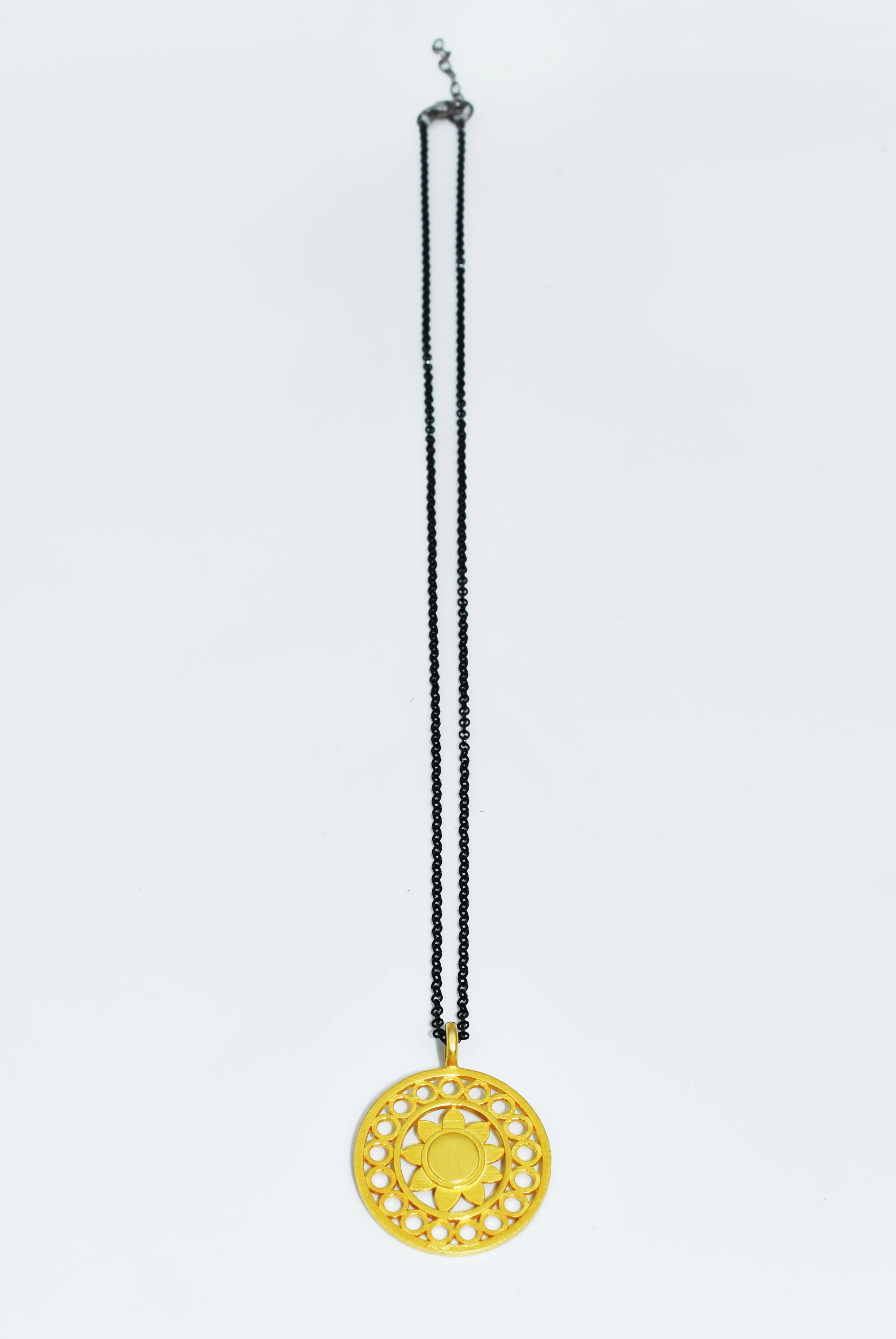 helios necklace gold-DSC_2907.jpg