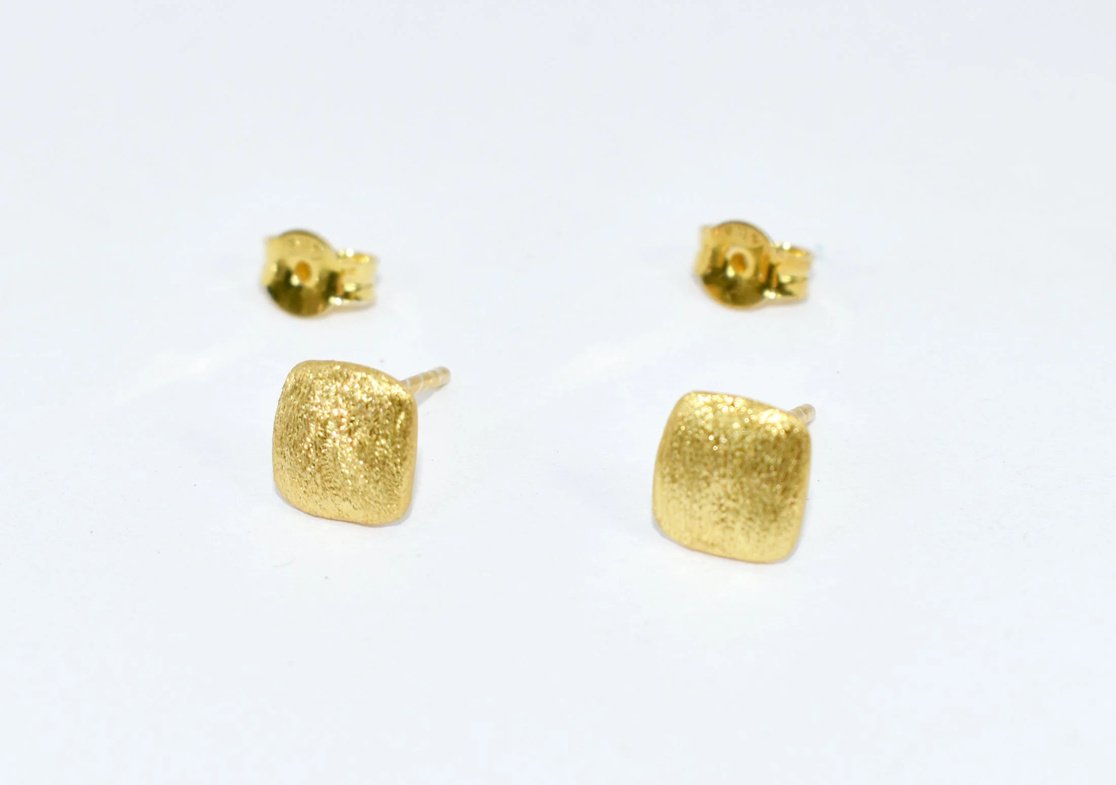 square stud gold - DSC_0793.jpg