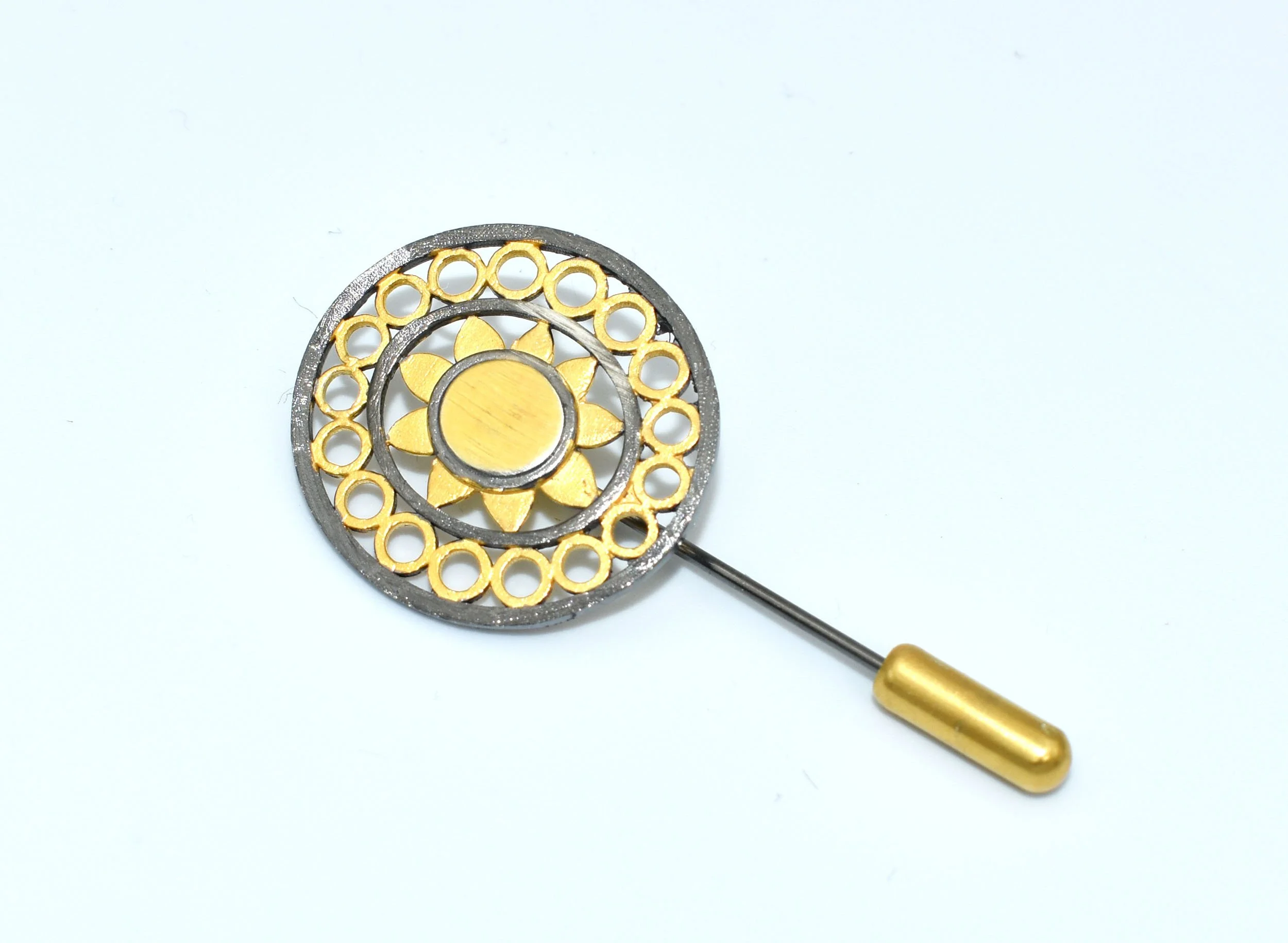 helios brooch black+gold-DSC_3050.jpg