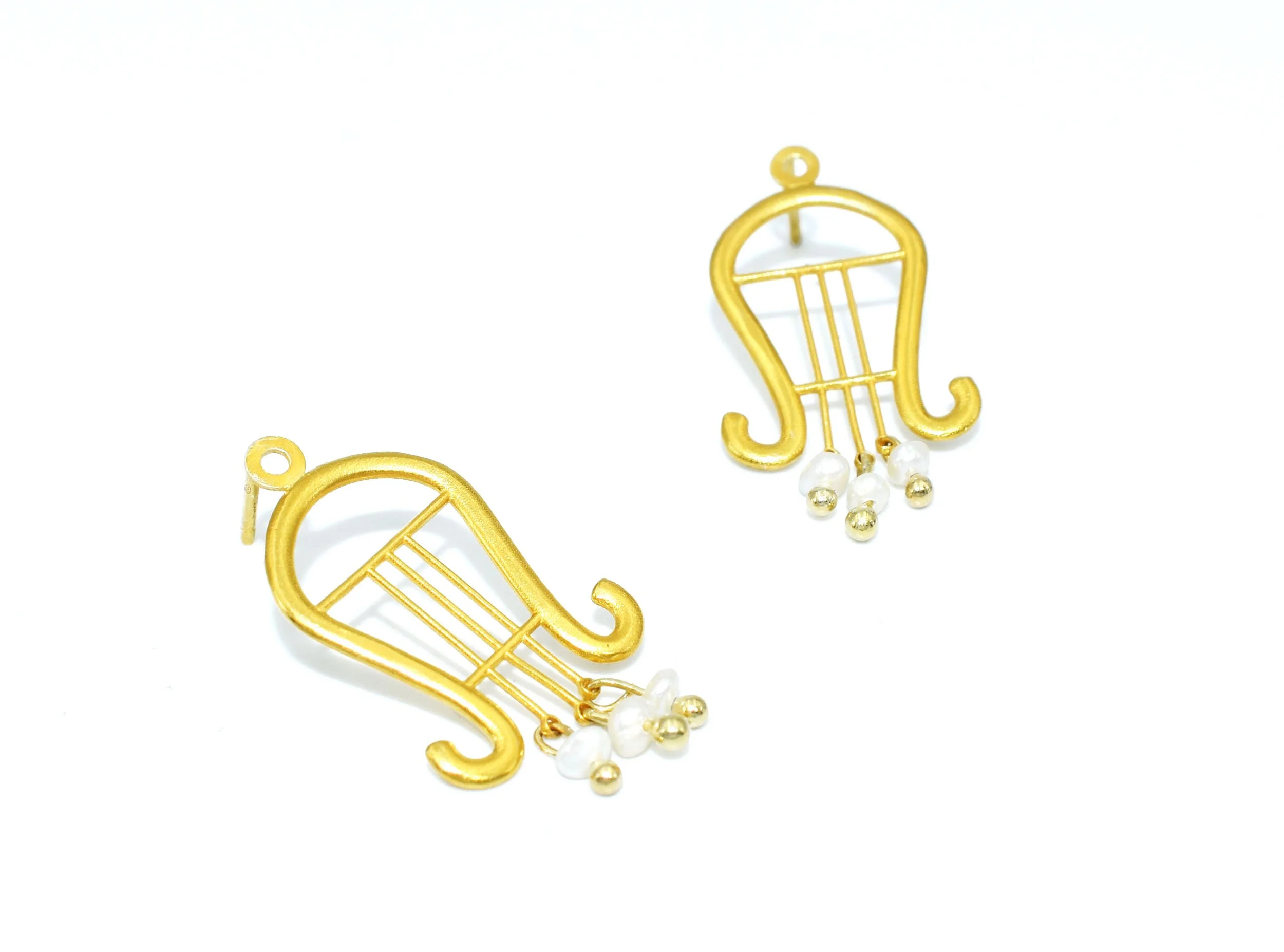 Lyra Earrings in Gold Plated Sterling Silver with Pearls