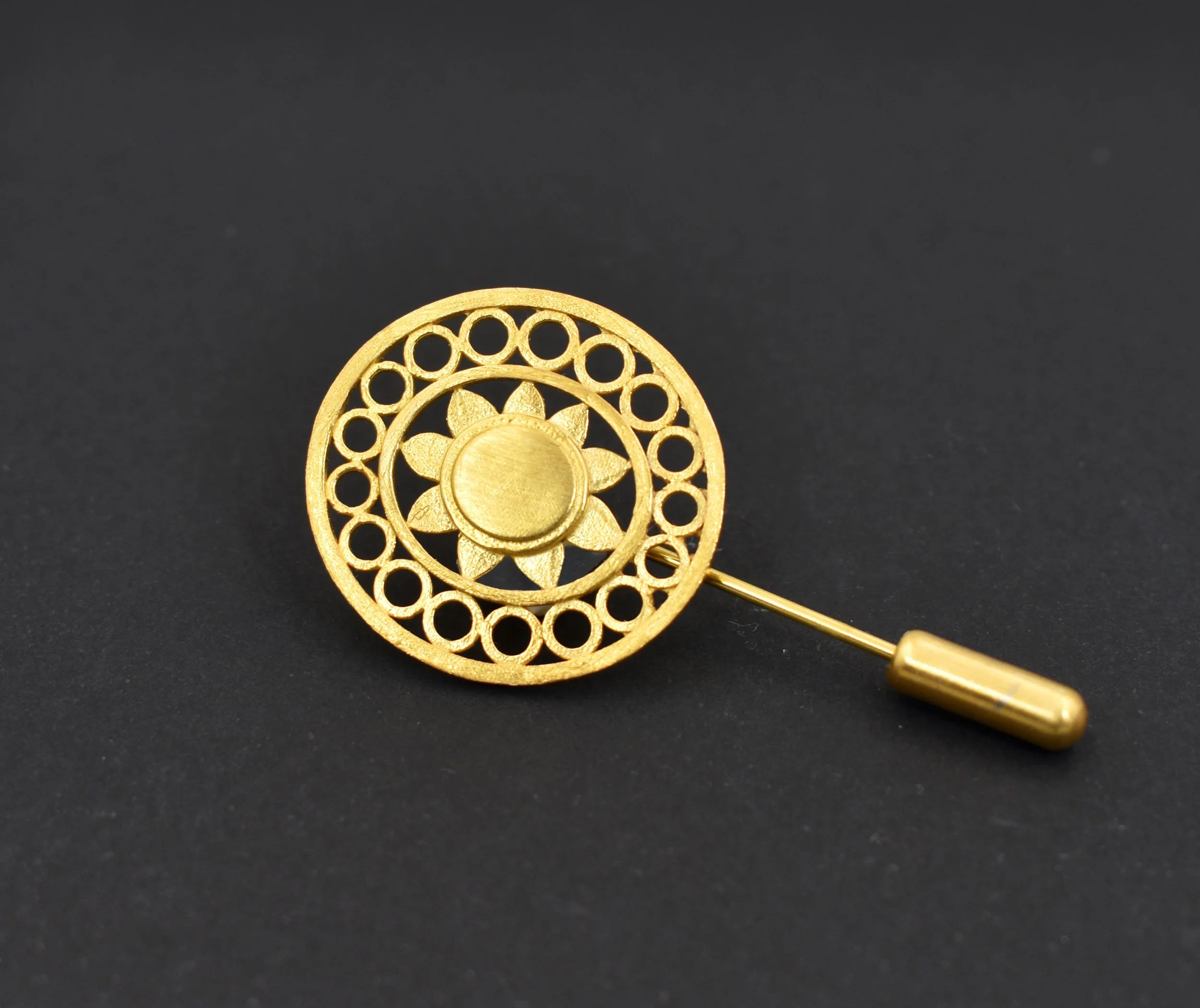 helios brooch gold-DSC_2958.jpg