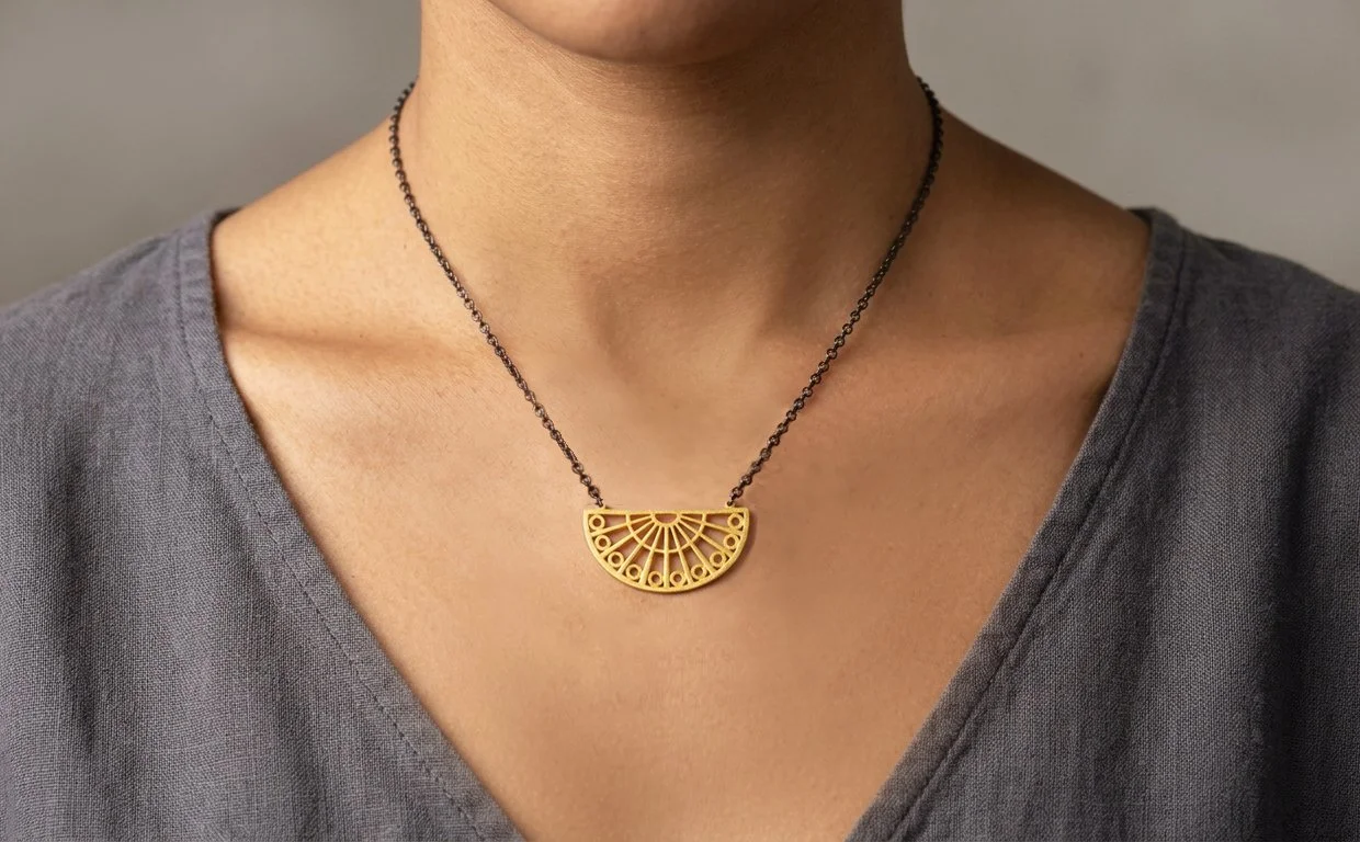 Necklace_on_model_202604301936b.jpg