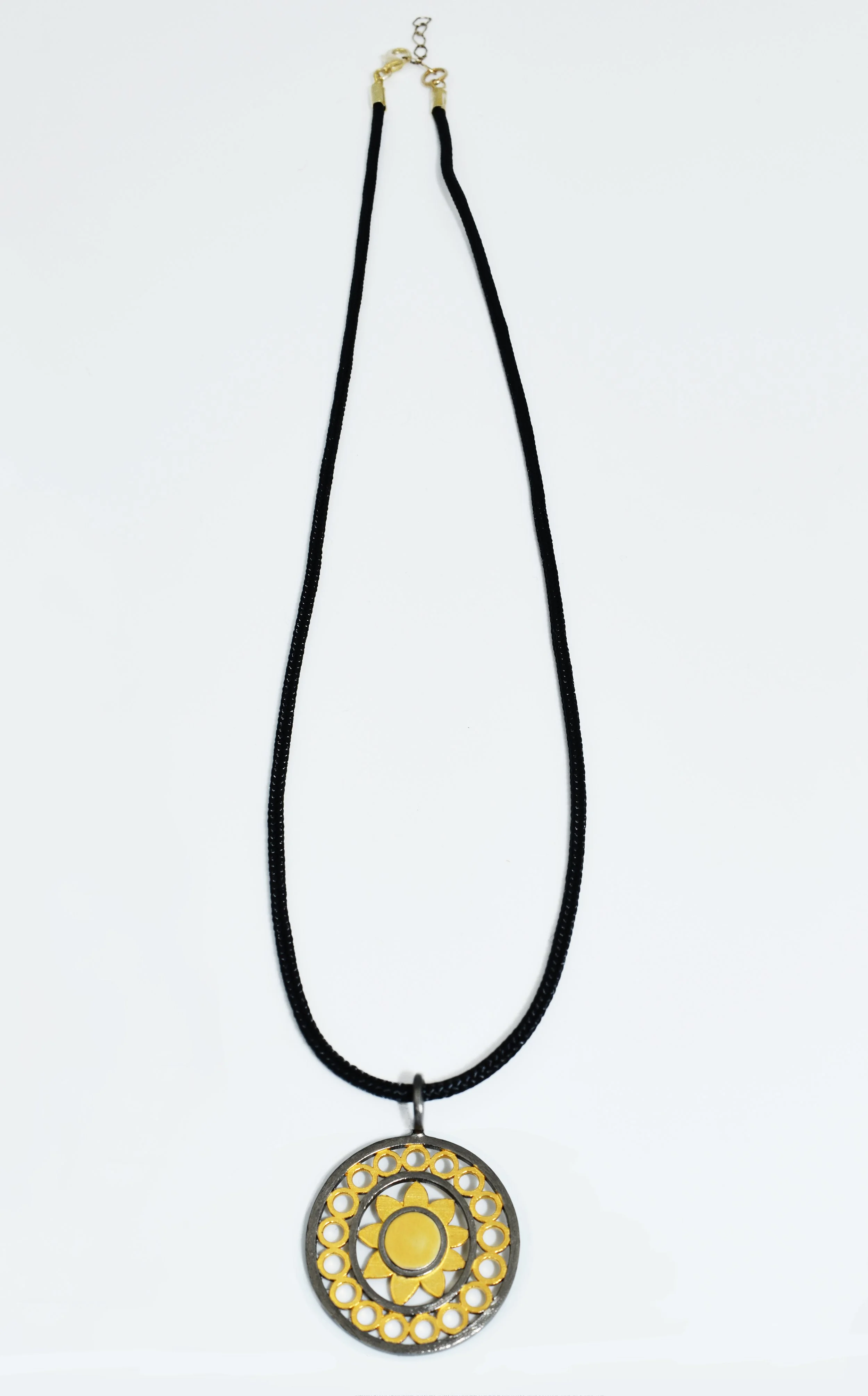 helios necklace black+gold-DSC_3324.jpg