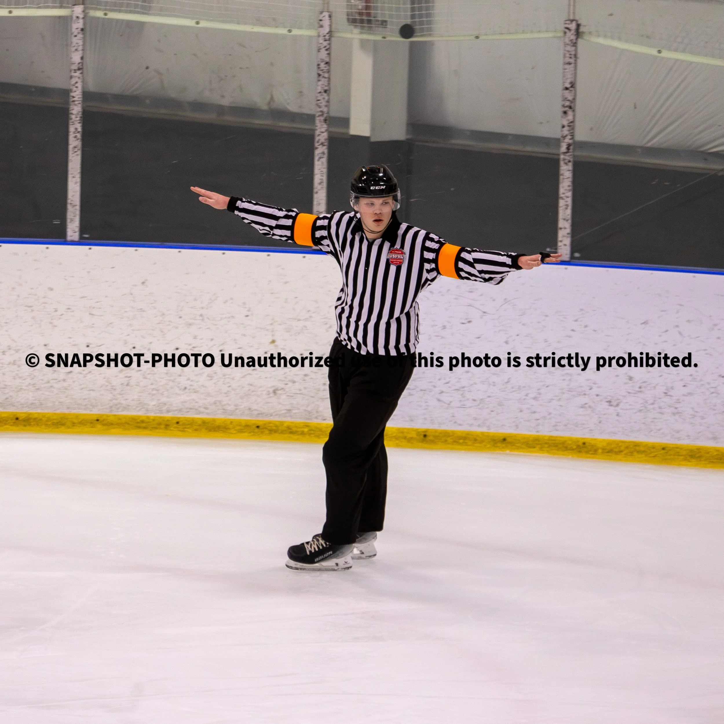 Referee 6