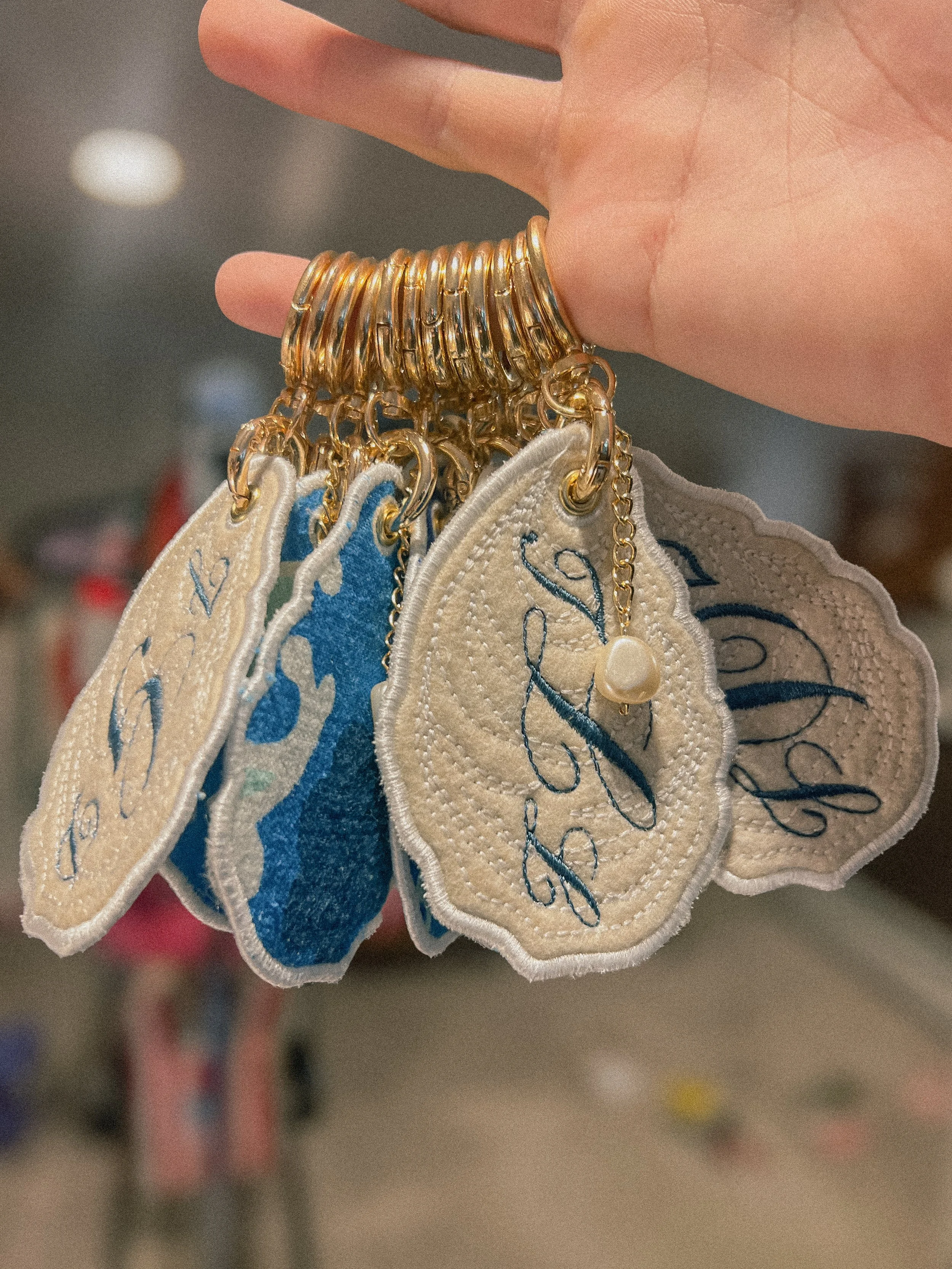 OYSTER AND PEARL CUSTOM BAG TAG