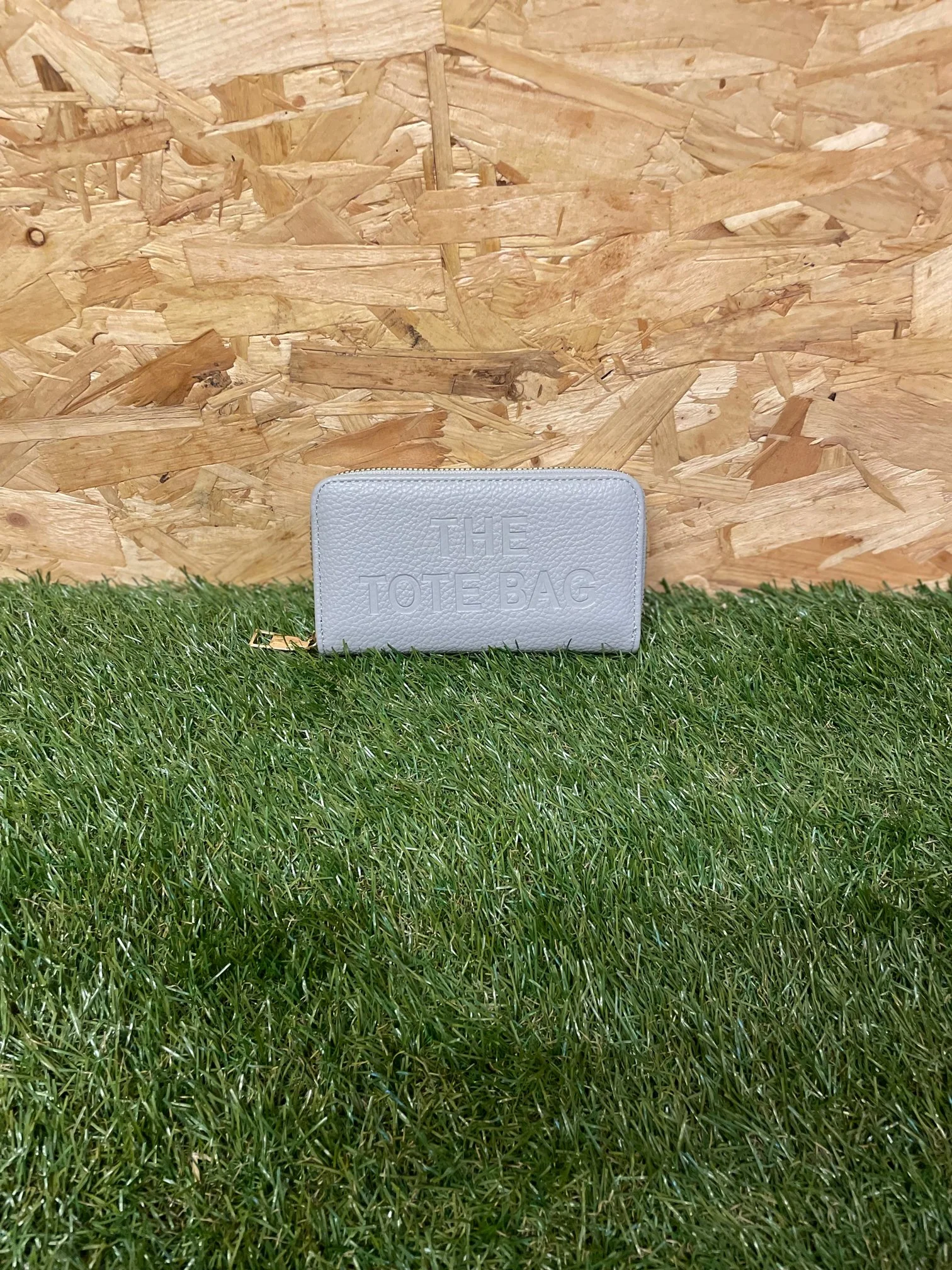 Single Zip Tote Purse