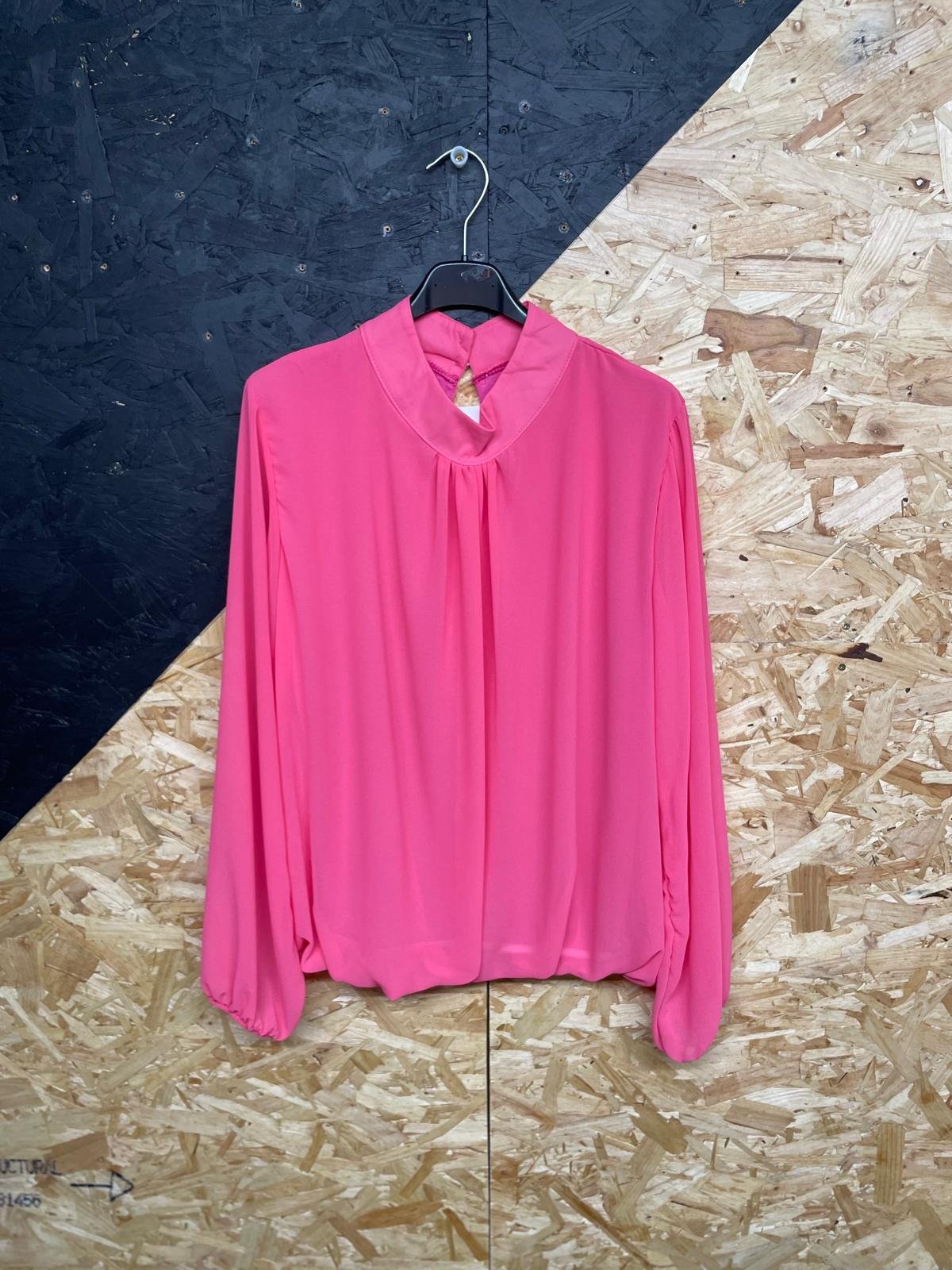 Chic Blouse