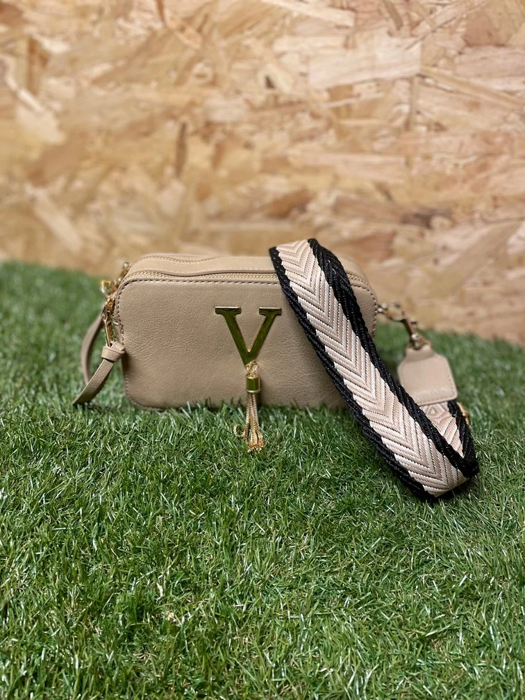 V Box Bag
