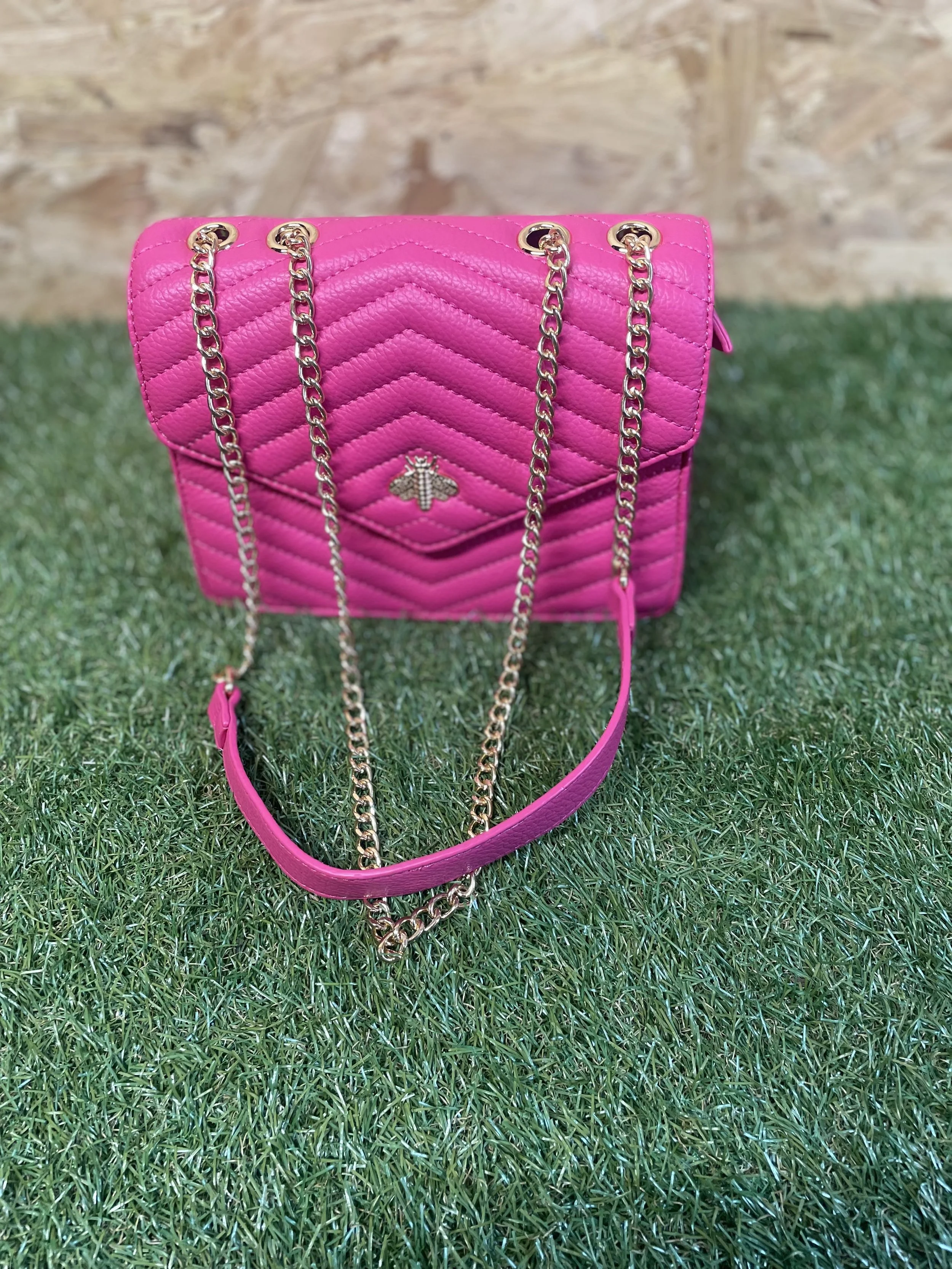 Quilted Bee Chain Bag
