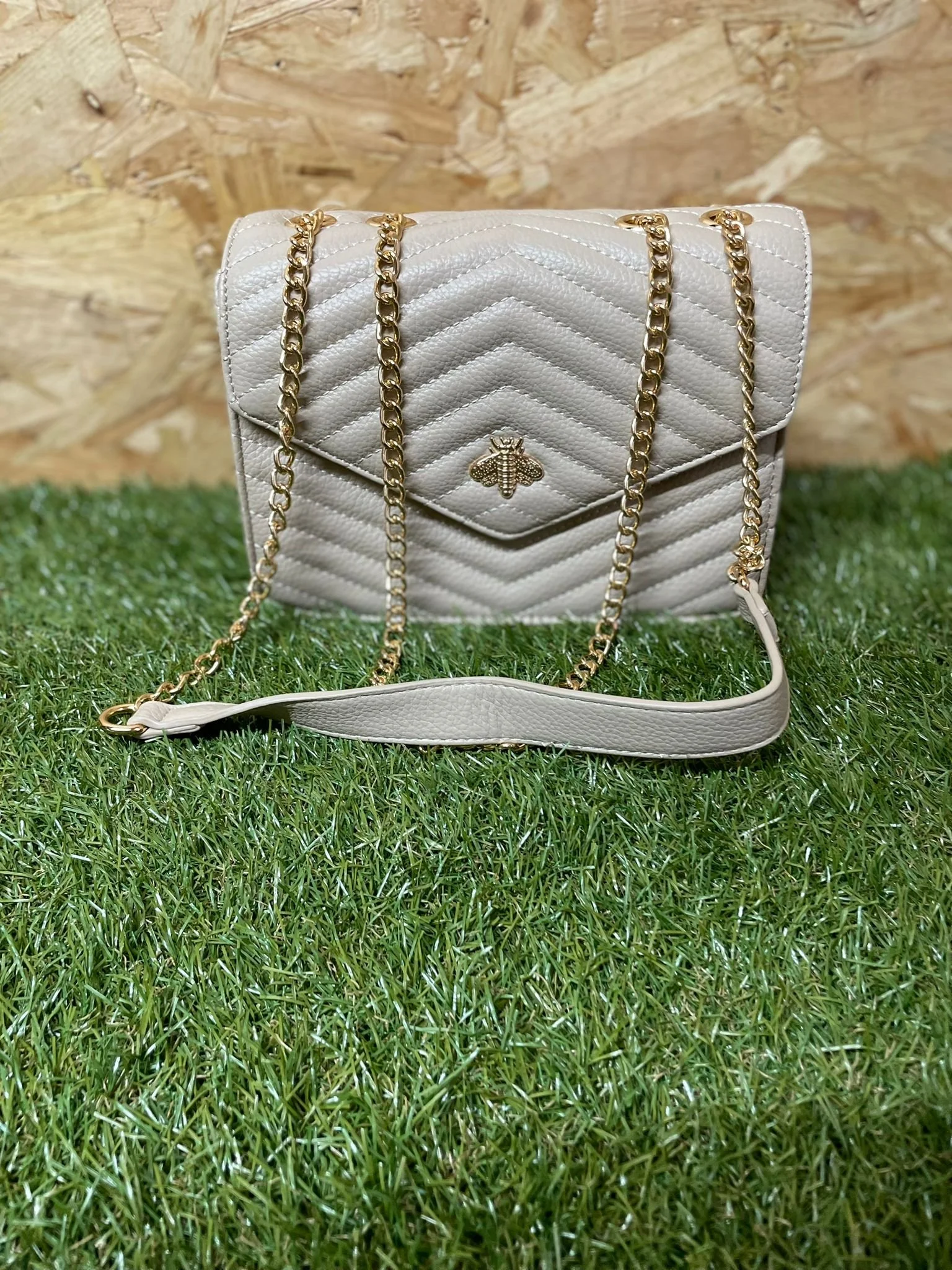 Quilted Bee Chain Bag