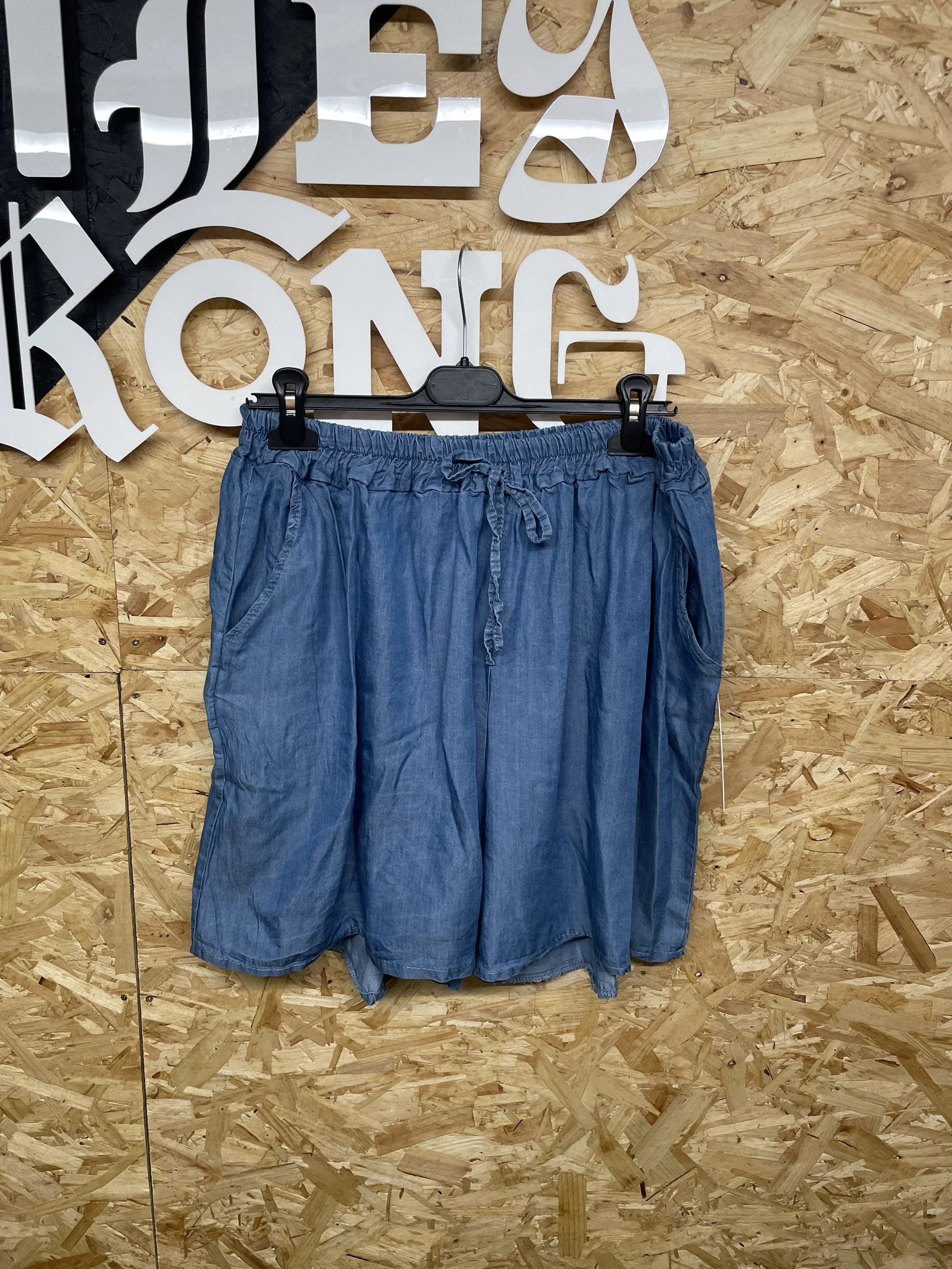 Casual Denim Look Elastic Waist Shorts